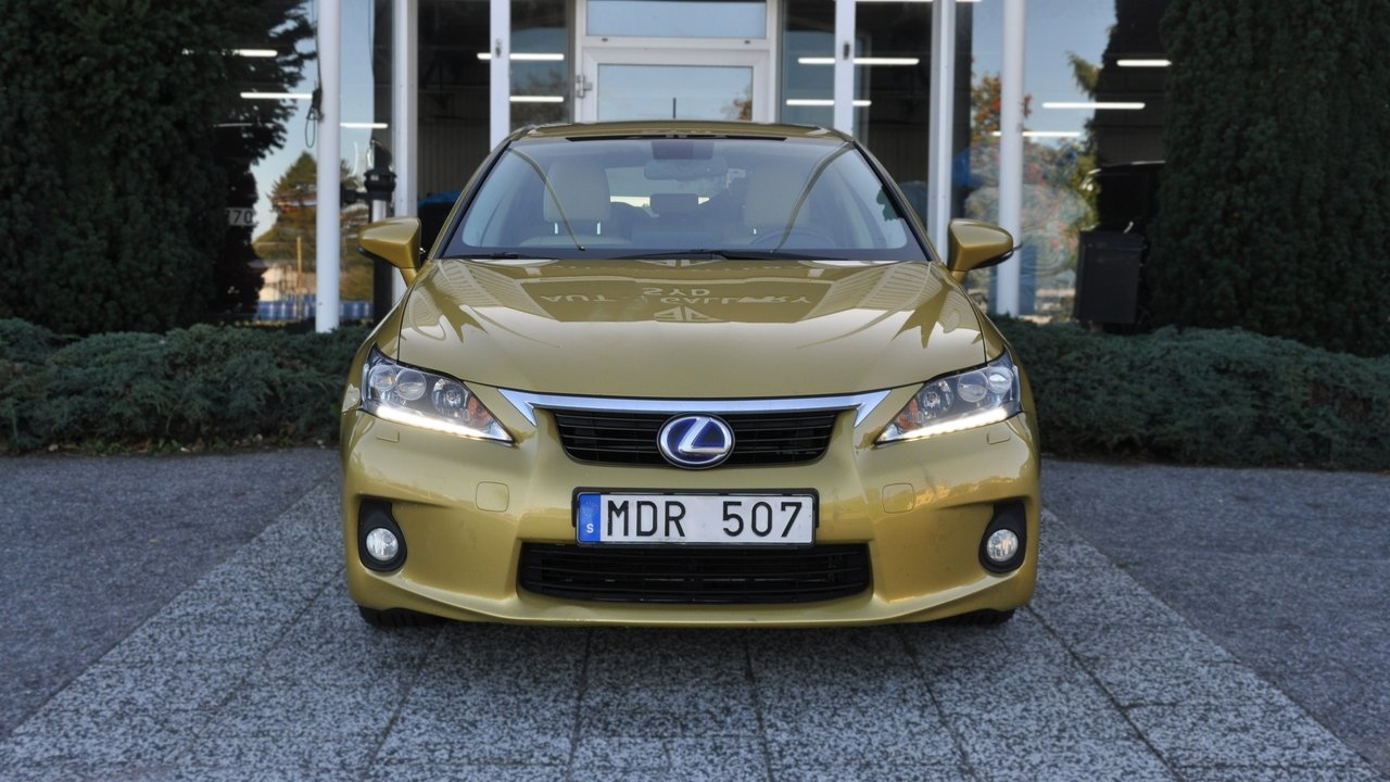 Lexus CT 200h 1.8 CVT Hybrid F Sport 2011, bild 2/10