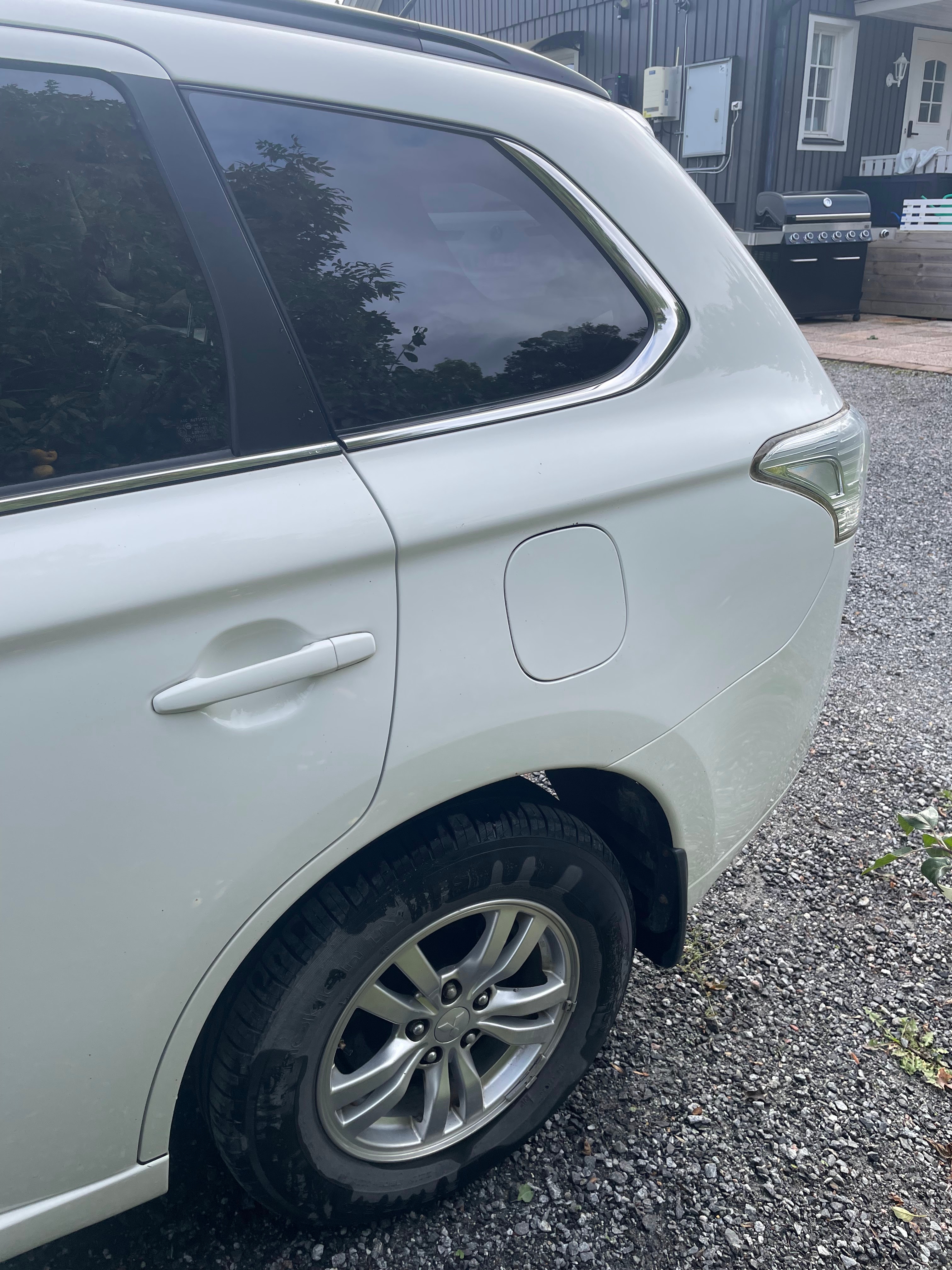 Mitsubishi Outlander PHEV CVT 2014, bild 2/10