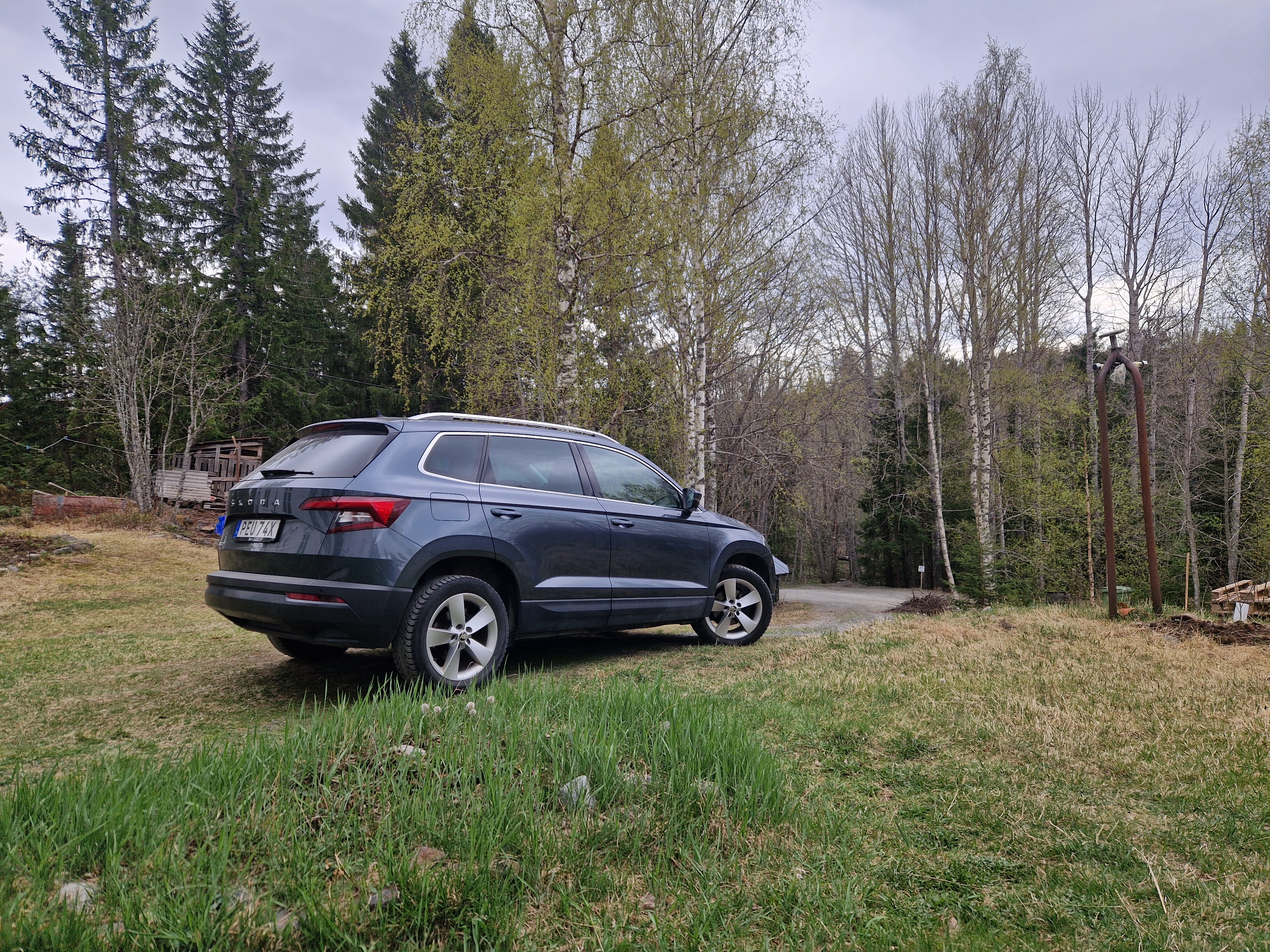 Skoda Karoq 1.0 TSI Manuell 2021, bild 2/2