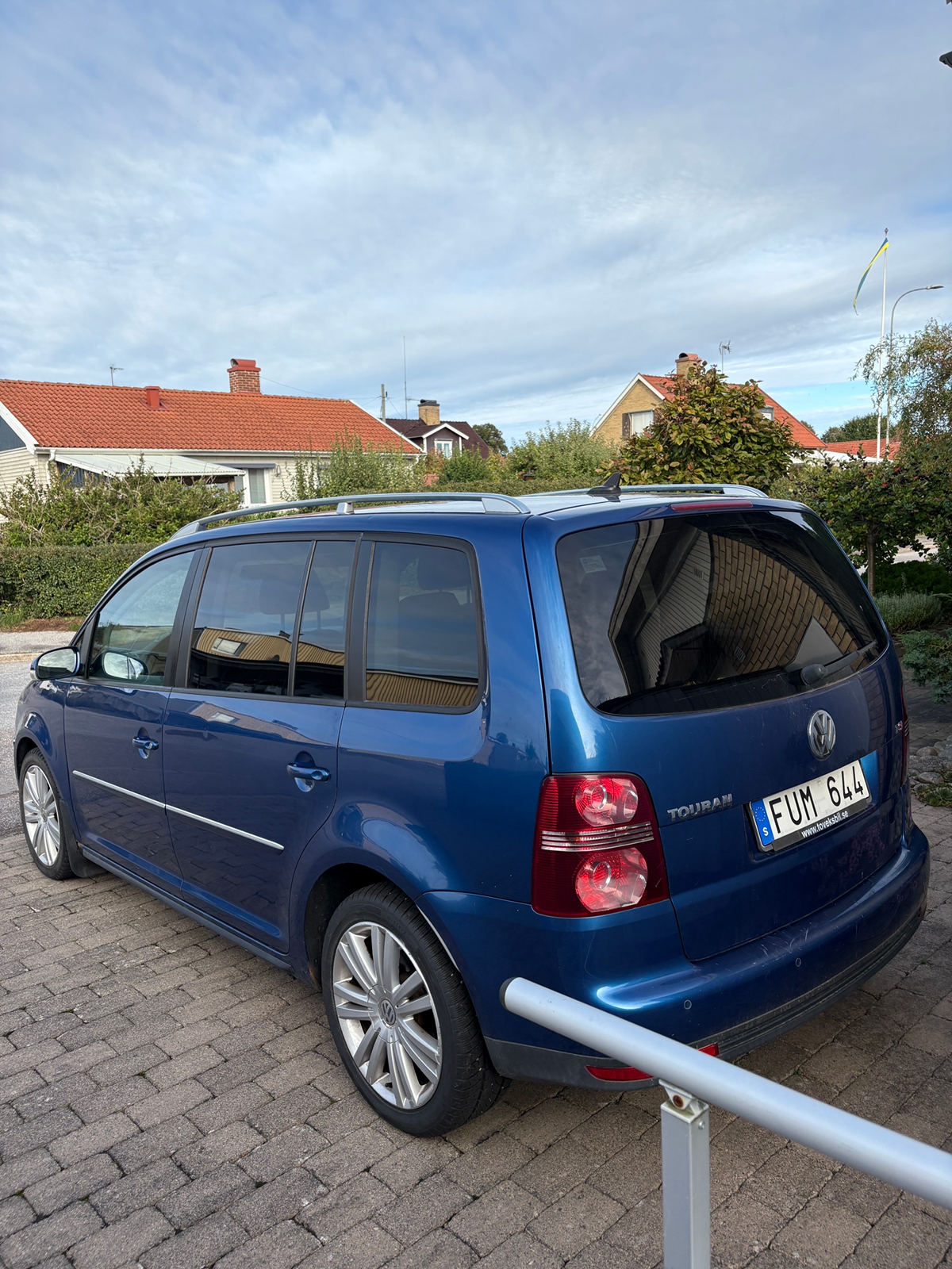 Volkswagen Touran 2008, bild 2/5