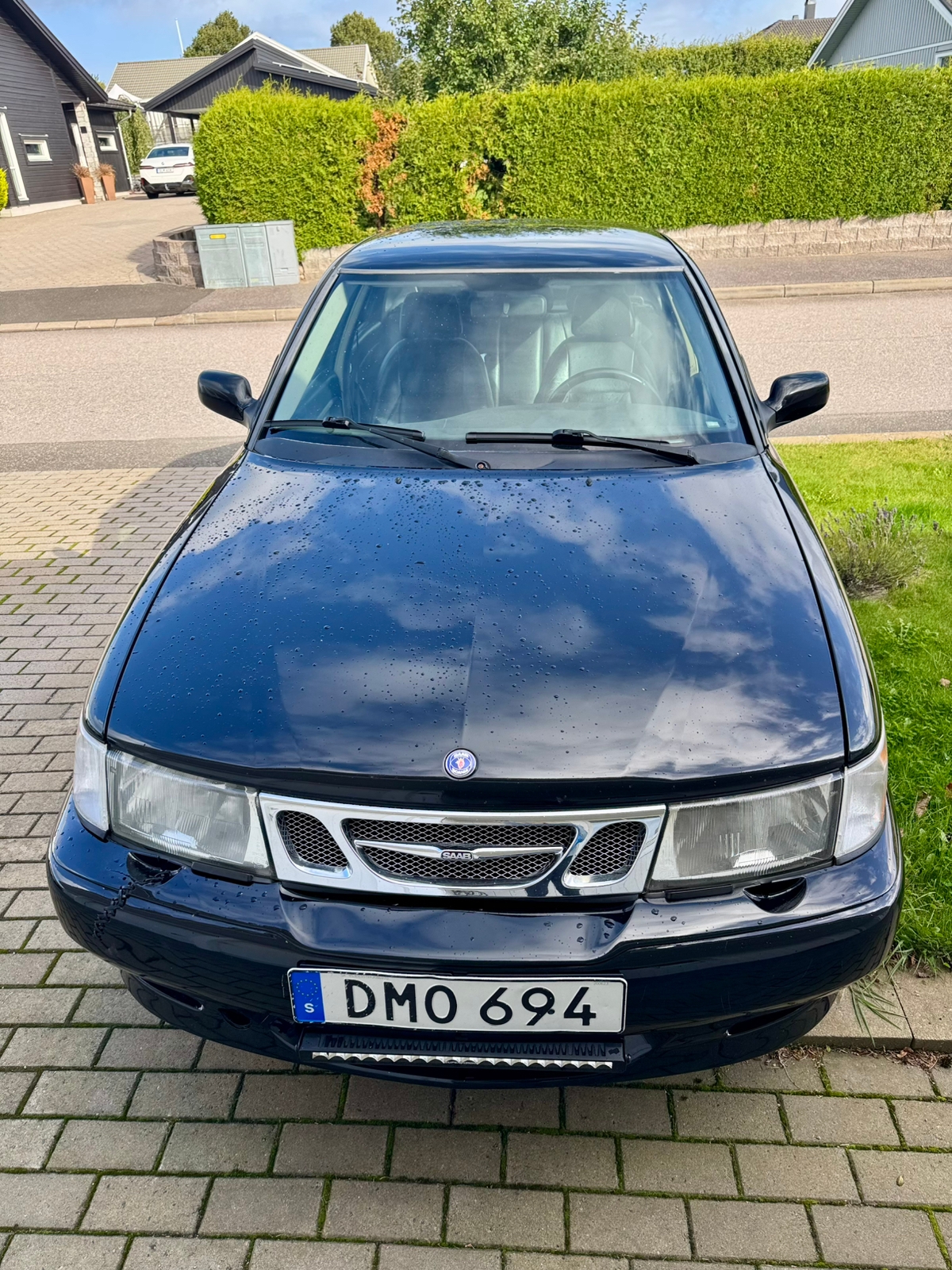 Saab 9-3 5-dörrar 2.0 T Manuell 1999, bild 2/10