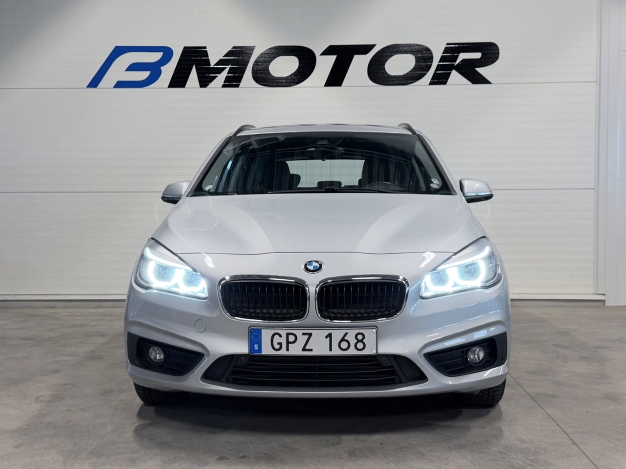 BMW 218 i Active Tourer Advantage Drag 2017, kuva 2/10