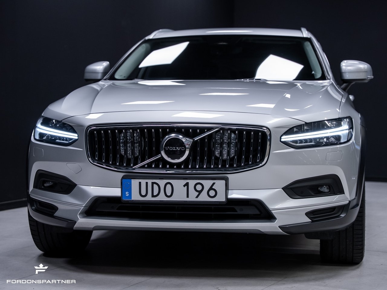 Volvo V90 Cross Country 2022, photo 4/10
