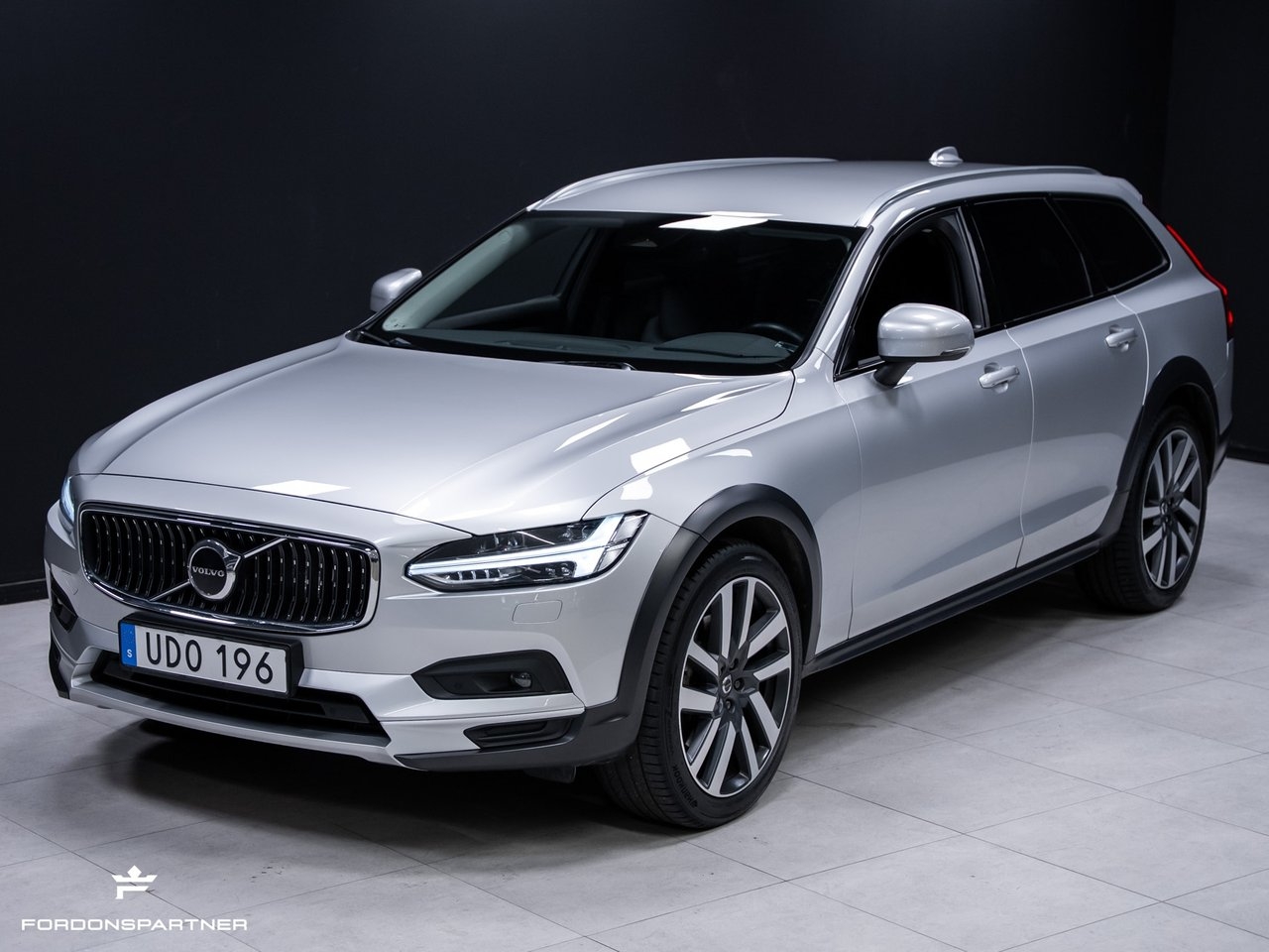 Volvo V90 Cross Country 2022, photo 2/10