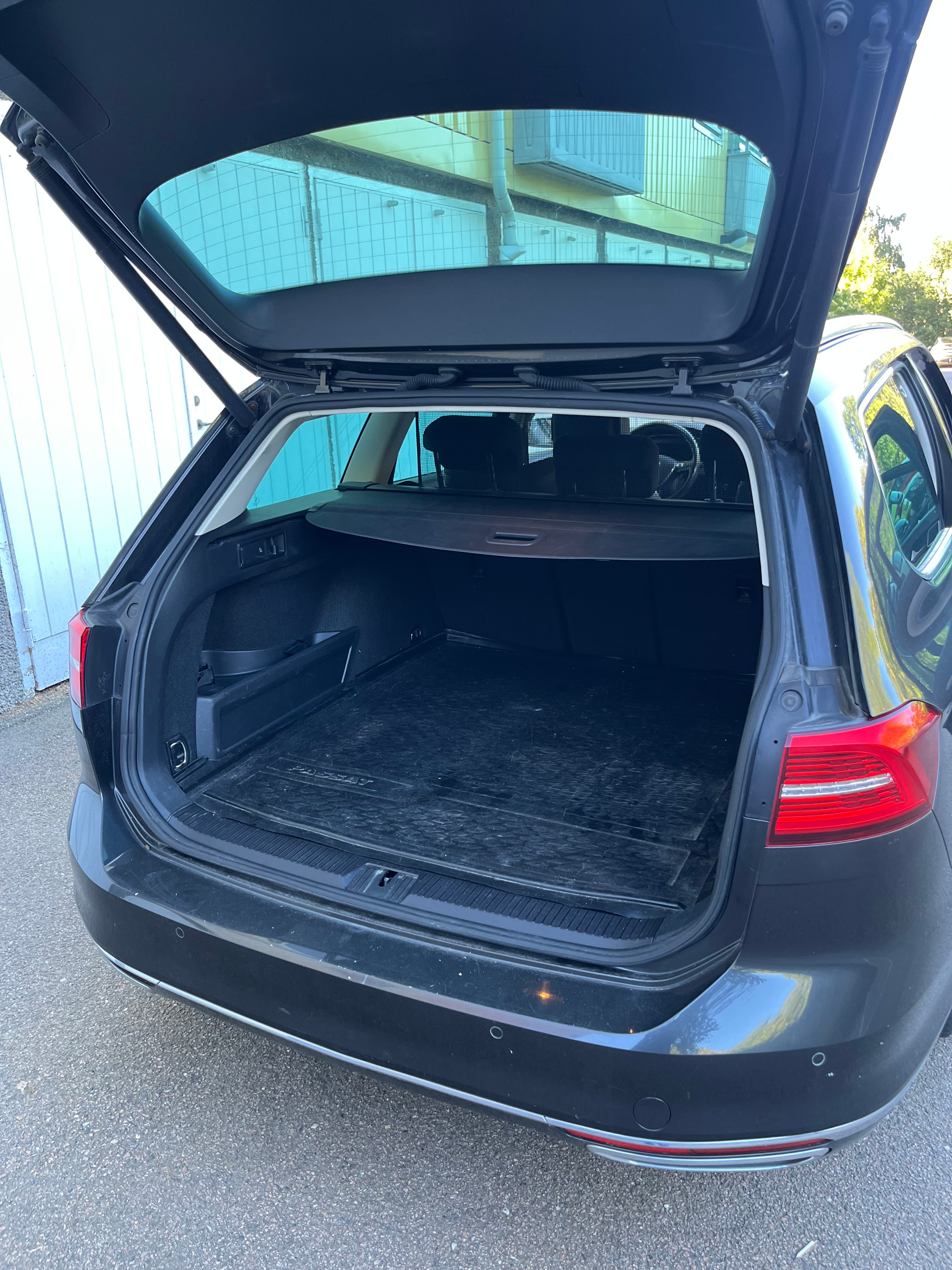 Volkswagen Passat 2019, bild 5/5