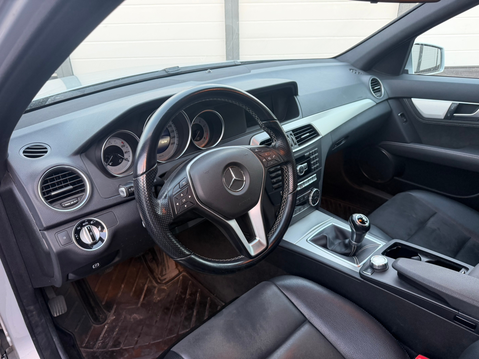 Mercedes-Benz C 180 Manuell AMG paket 2014, bild 7/10