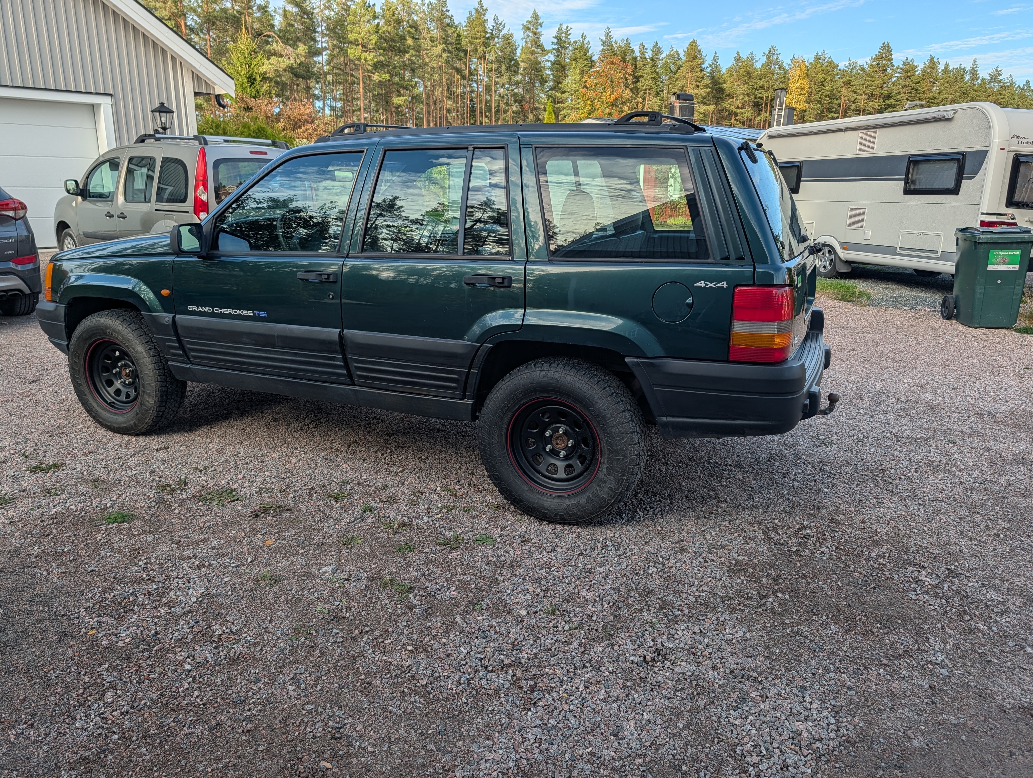Jeep Grand Cherokee 4.0 4WD Automatisk 1998, photo 2/9
