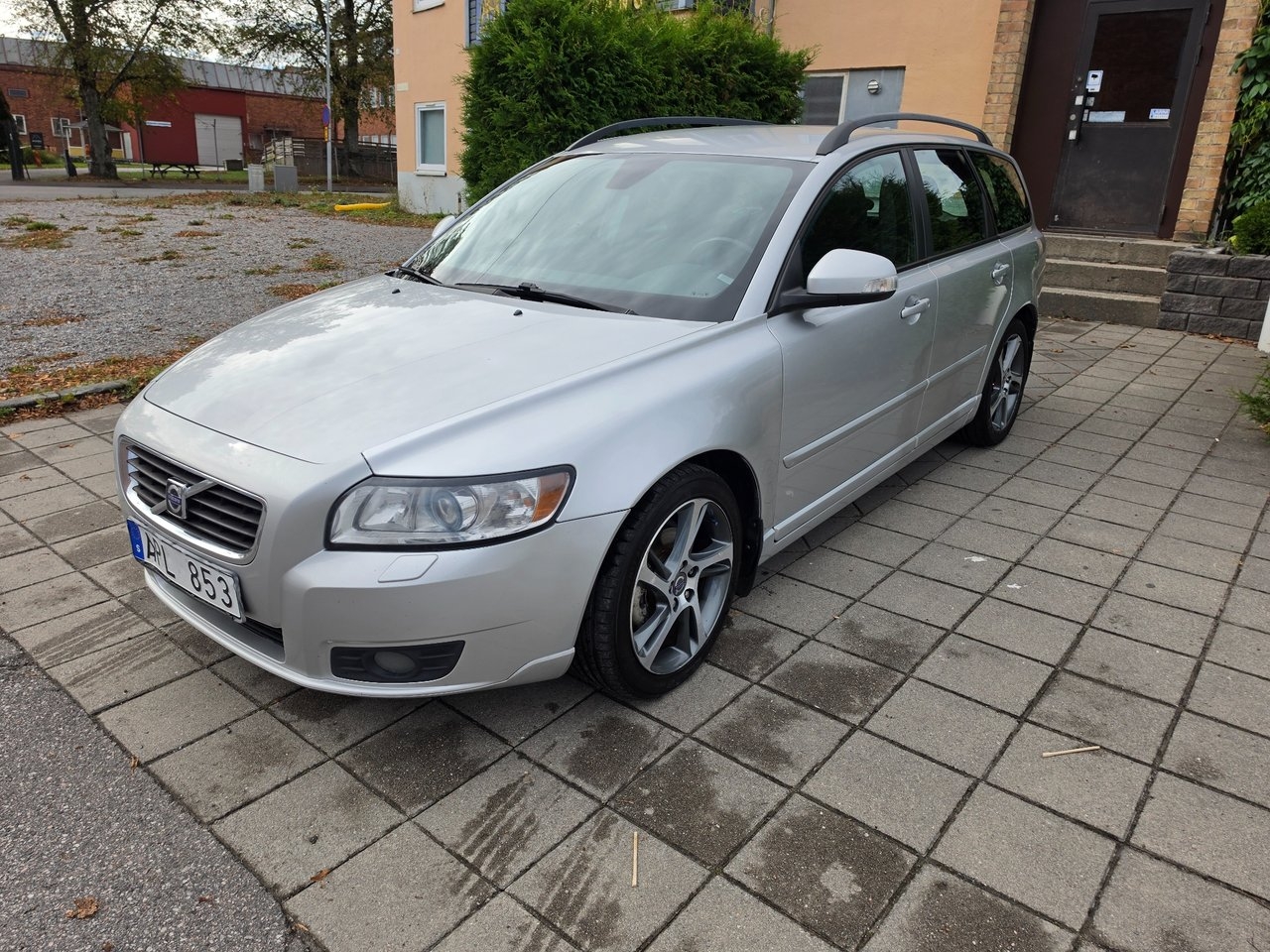 Volvo V50 2.0D Momentum Euro 4 2010, bild 2/10