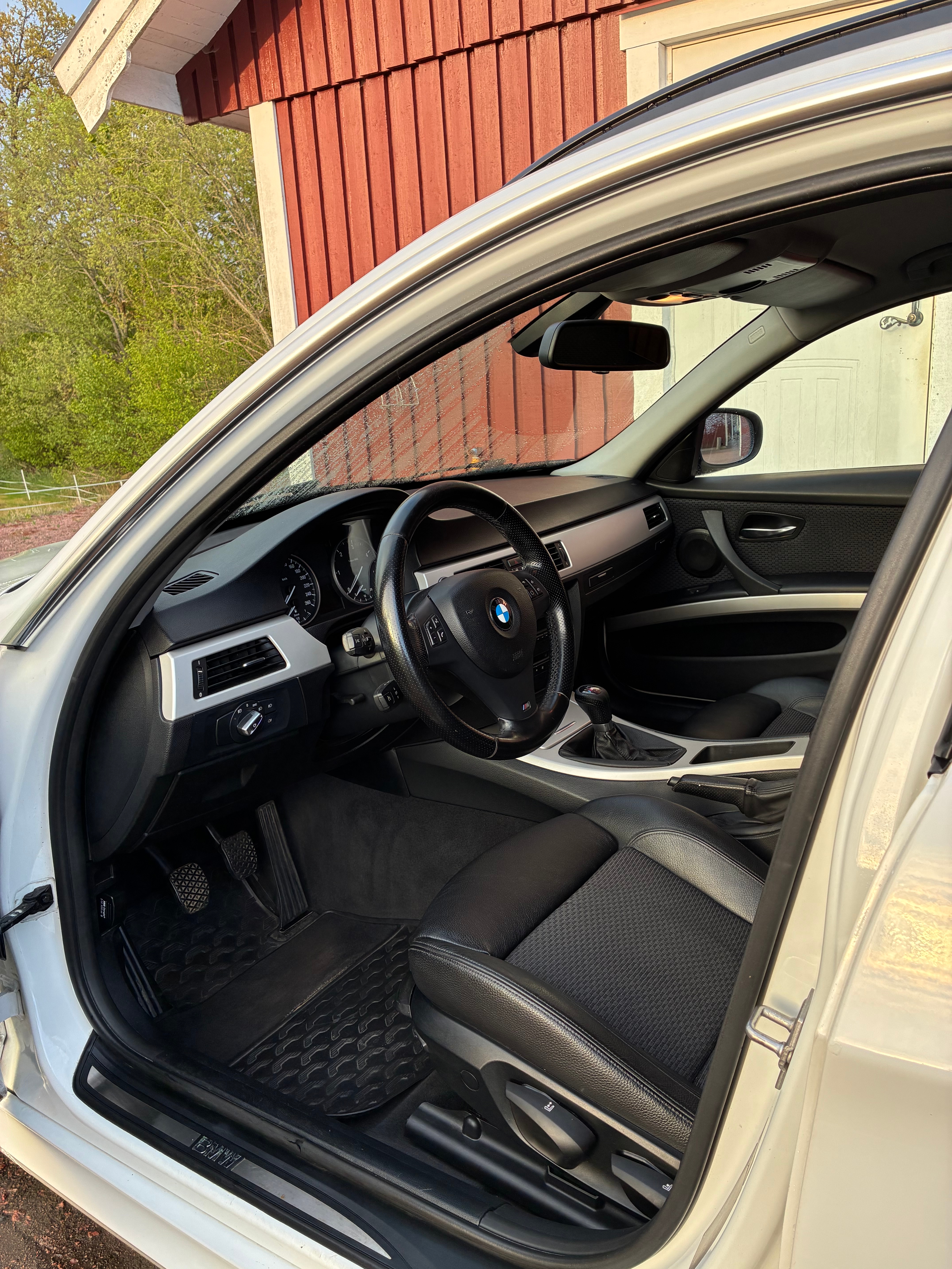 BMW 320 2011, bild 5/10