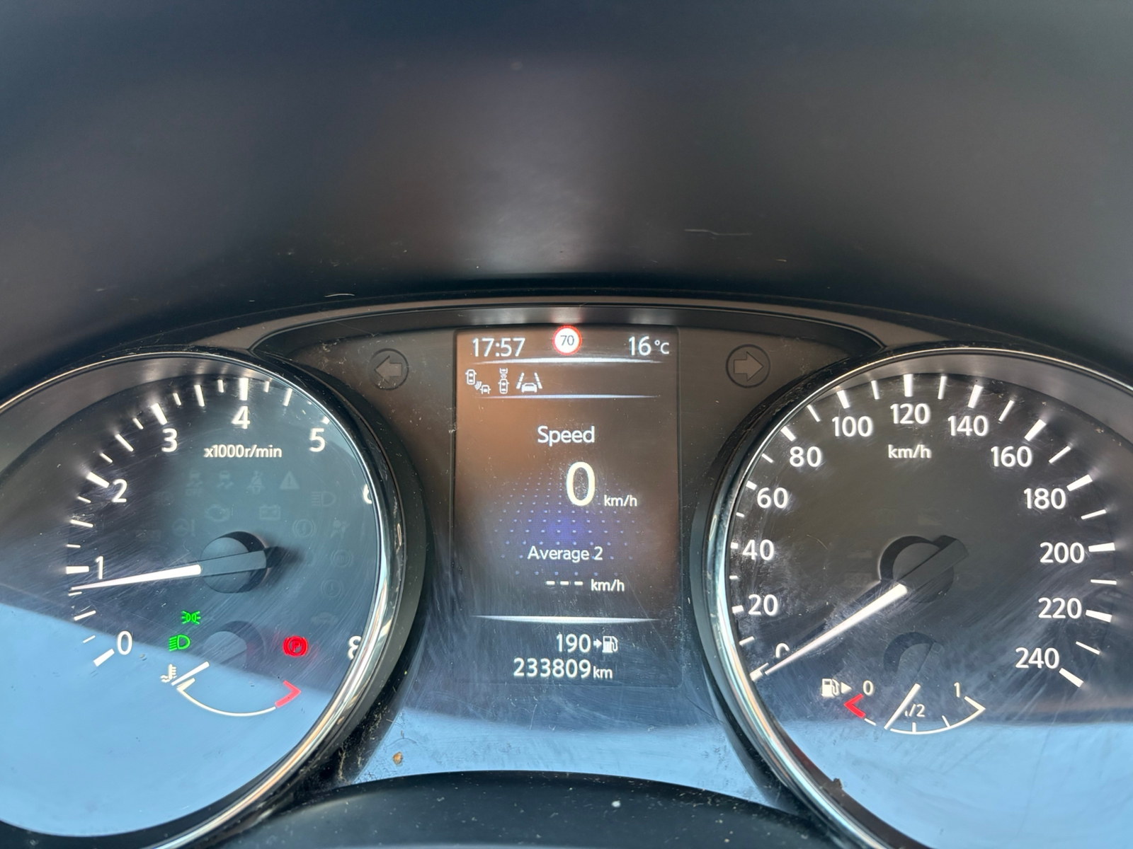 Nissan Qashqai 1.2 DIG-T Manuell 2014, bild 2/10