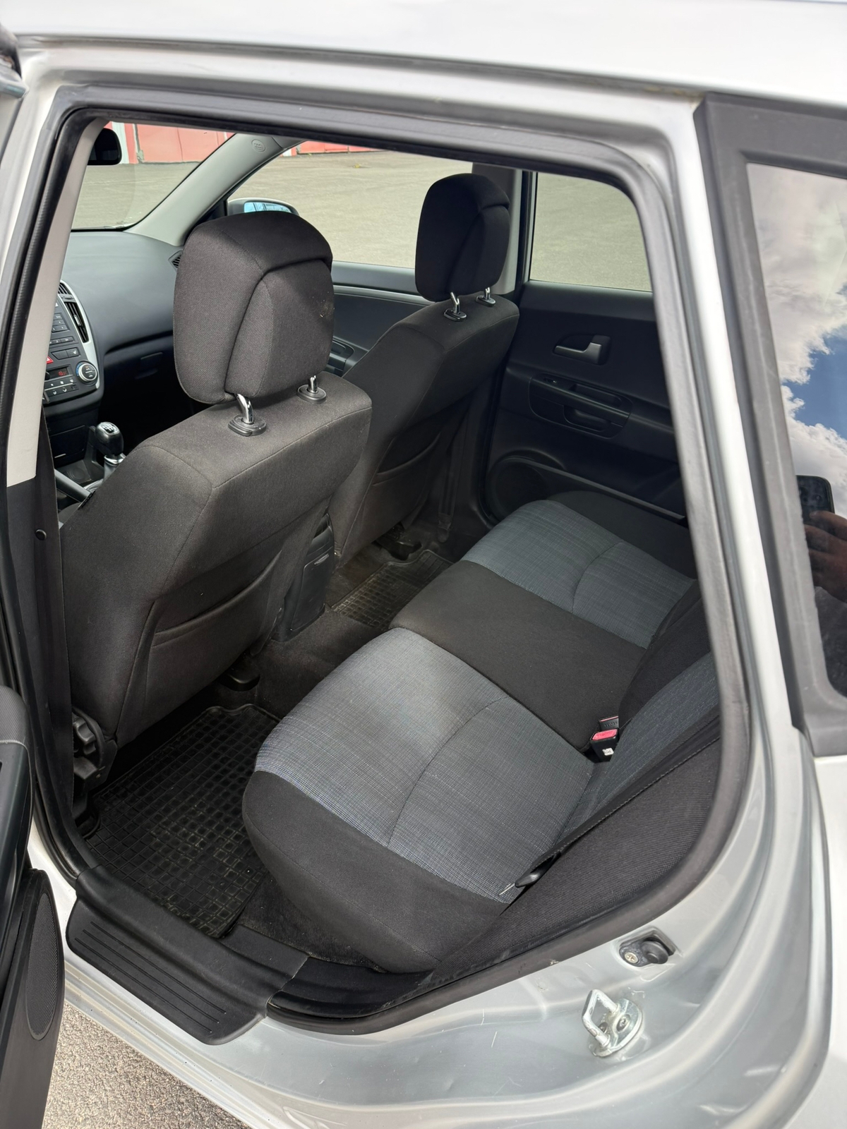 Kia Ceed _sw 1.6 CRDi Manuell 2010, bild 6/7