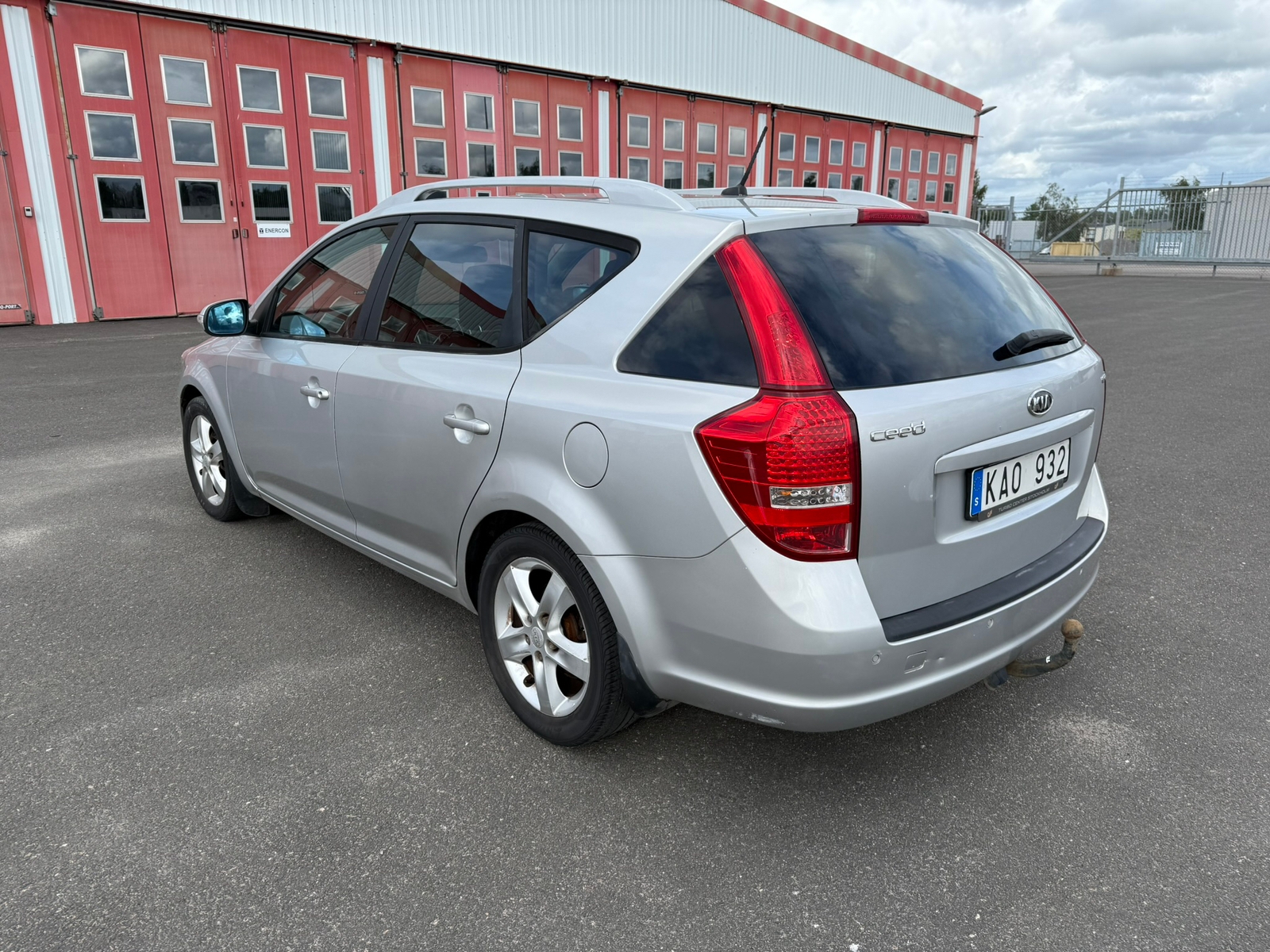 Kia Ceed _sw 1.6 CRDi Manuell 2010, bild 3/7