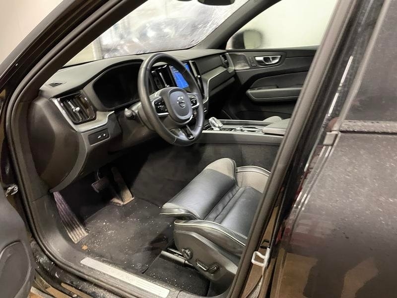 Volvo XC60 T6 Recharge Plus Dark plug in 2025, bild 5/5
