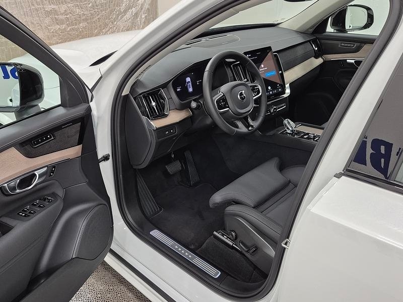 Volvo XC90 2026, photo 2/10