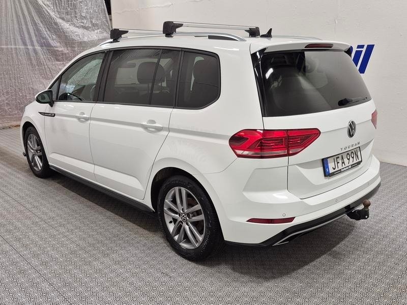 Volkswagen Touran R-Line 7-Sits 2023, bild 5/9