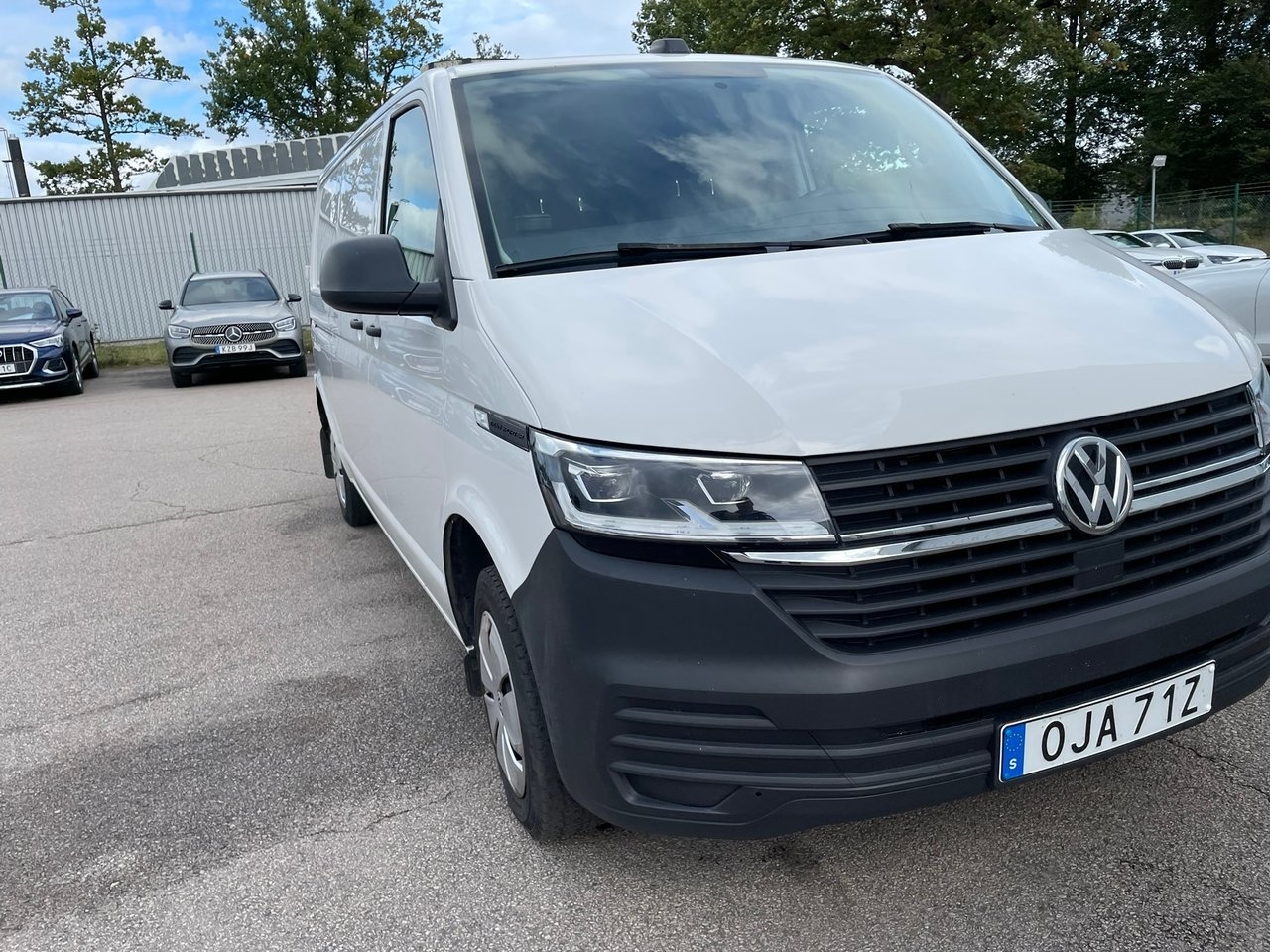Volkswagen Transporter 2024, photo 2/5