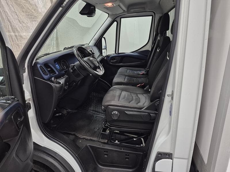 Iveco Daily PÅBYGGT SKÅP MED LIFT 2021, photo 2/9