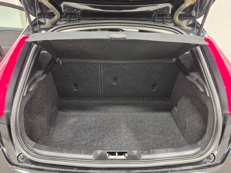 Volvo V40 Cross Country D3 2016, kuva 8/8