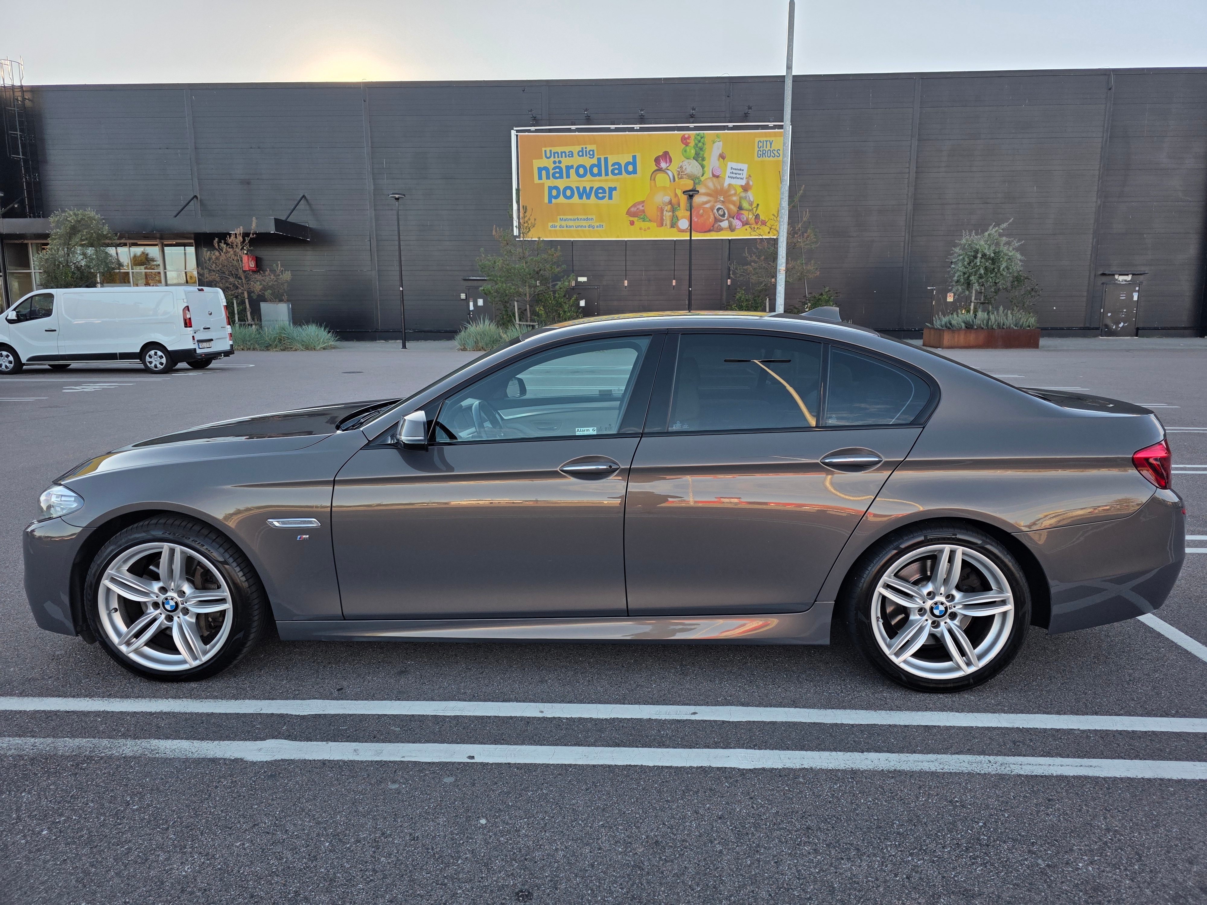 BMW 535 i xDrive Sedan Steptronic 2015, bild 3/10