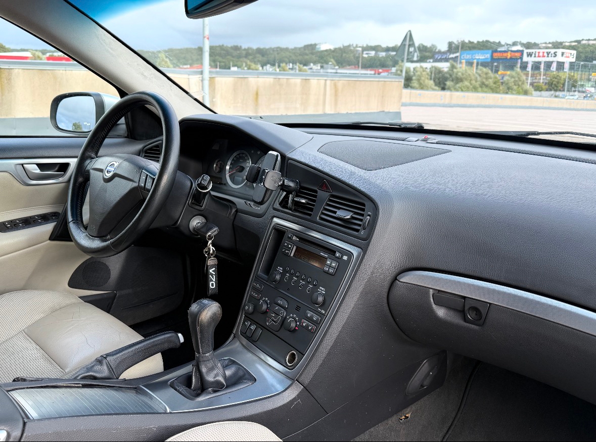 Volvo V70 2.4 Manuell 2007, photo 2/5