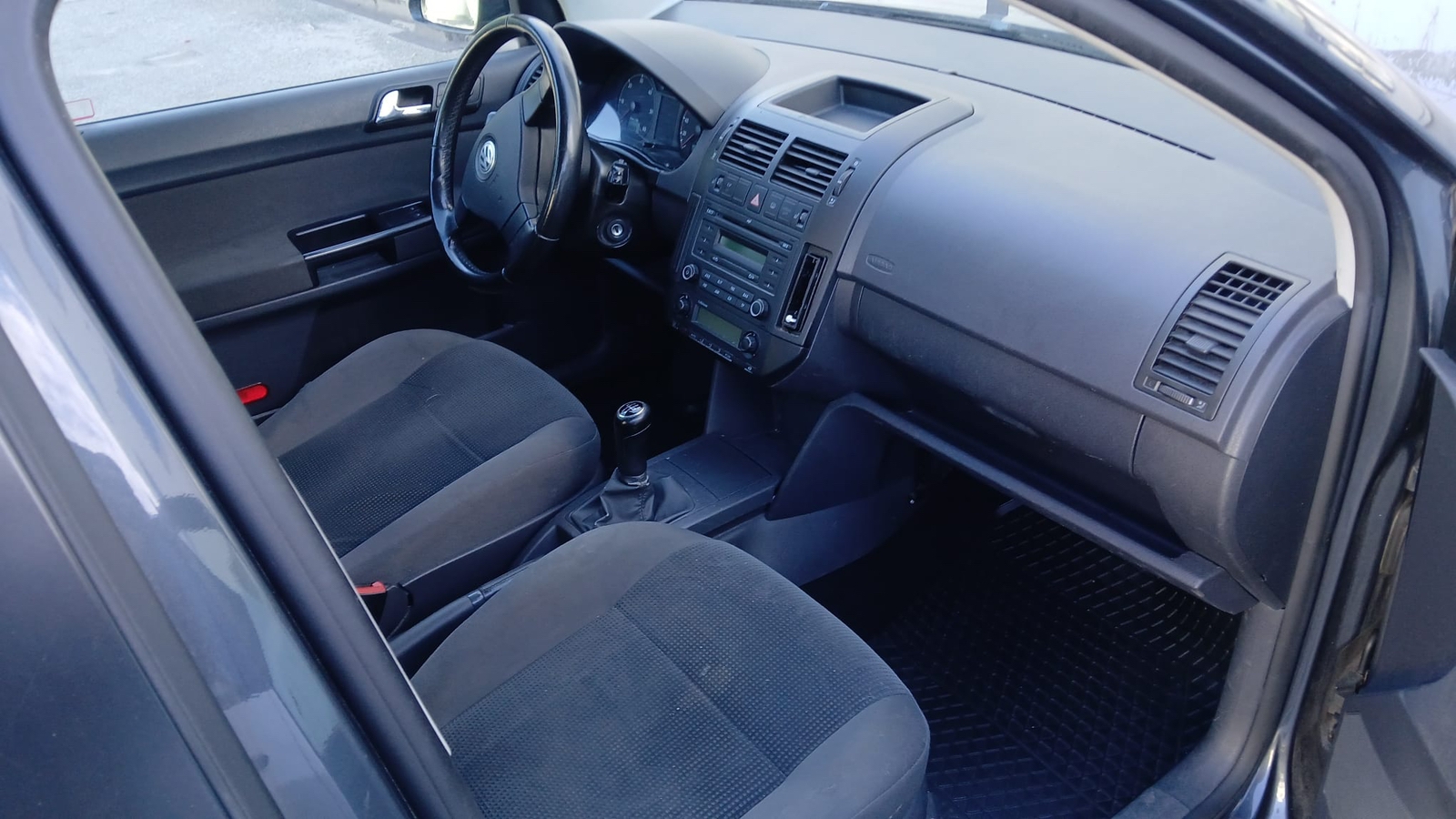 Volkswagen Polo 2008, bild 3/6