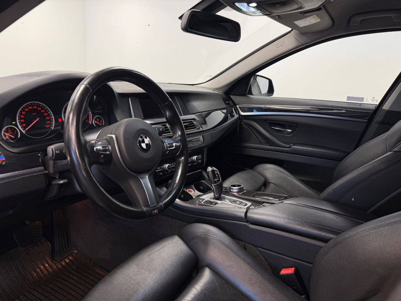 BMW 520 d LCI Sedan Steptronic 2014, bild 6/10