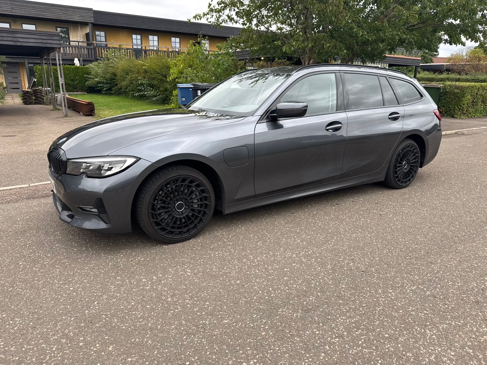 BMW 330