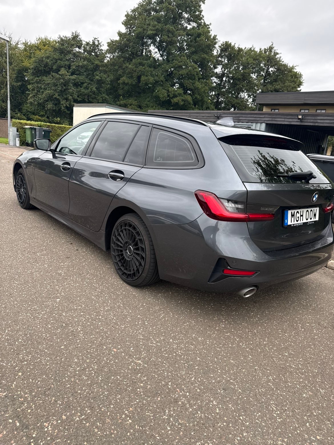 BMW 330 e Touring Steptronic 2021, photo 3/10