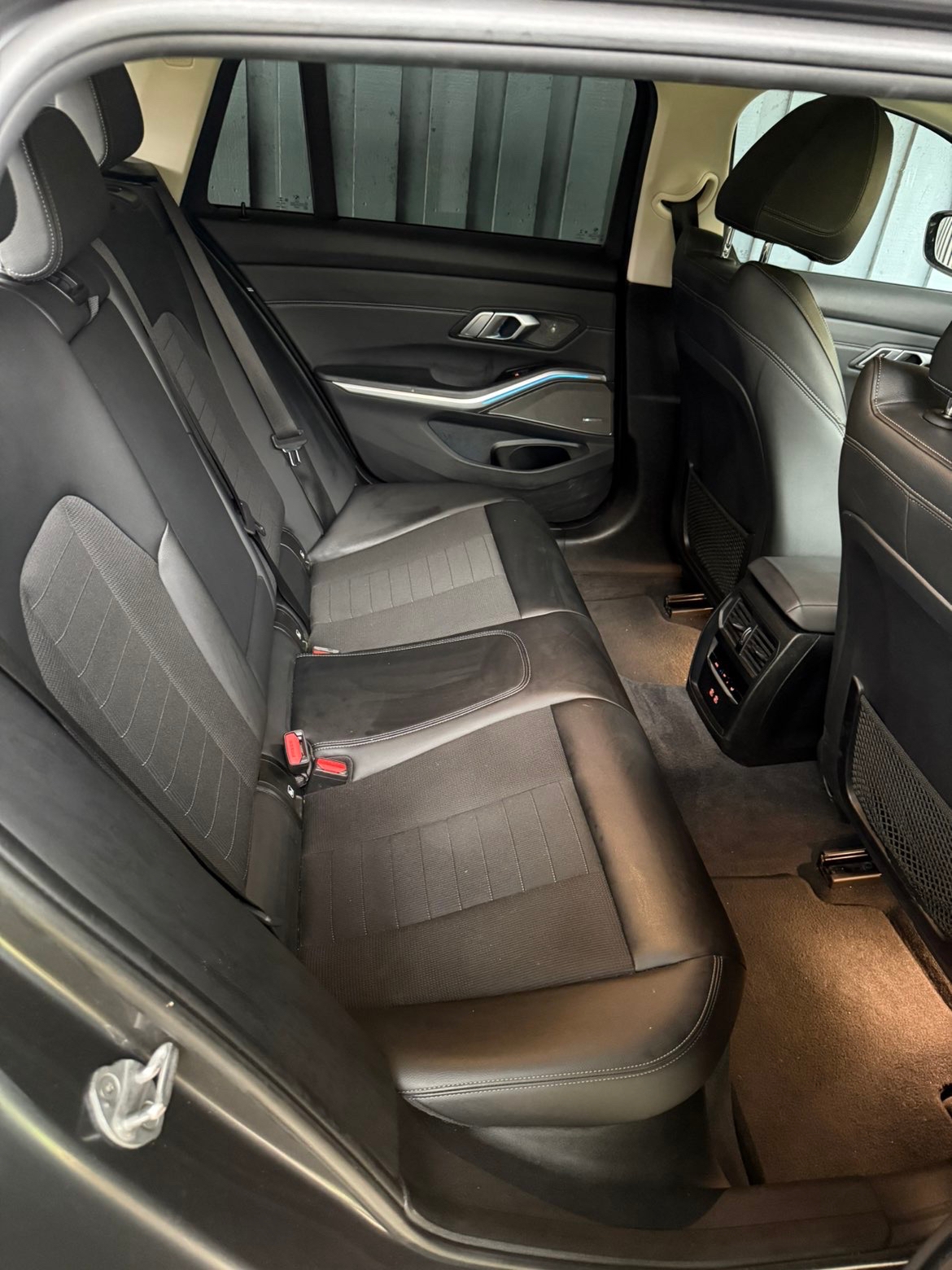 BMW 330 e Touring Steptronic 2021, photo 6/10