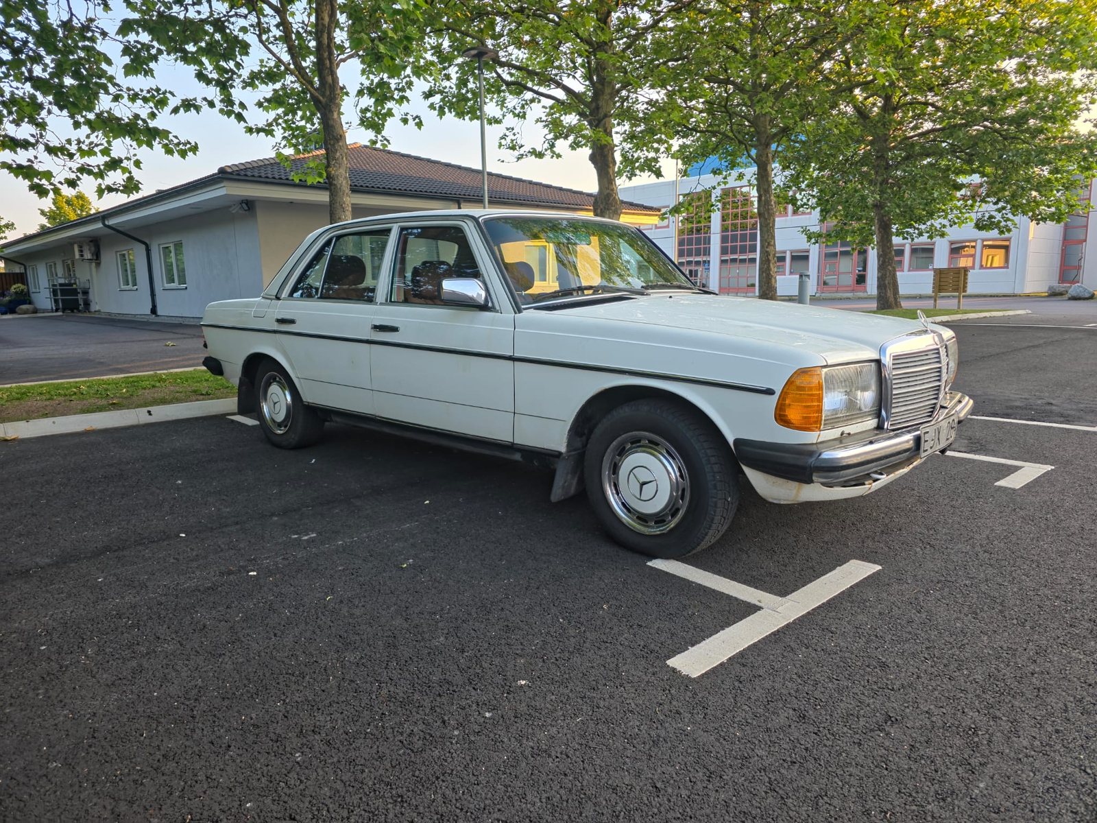 Mercedes-Benz 230