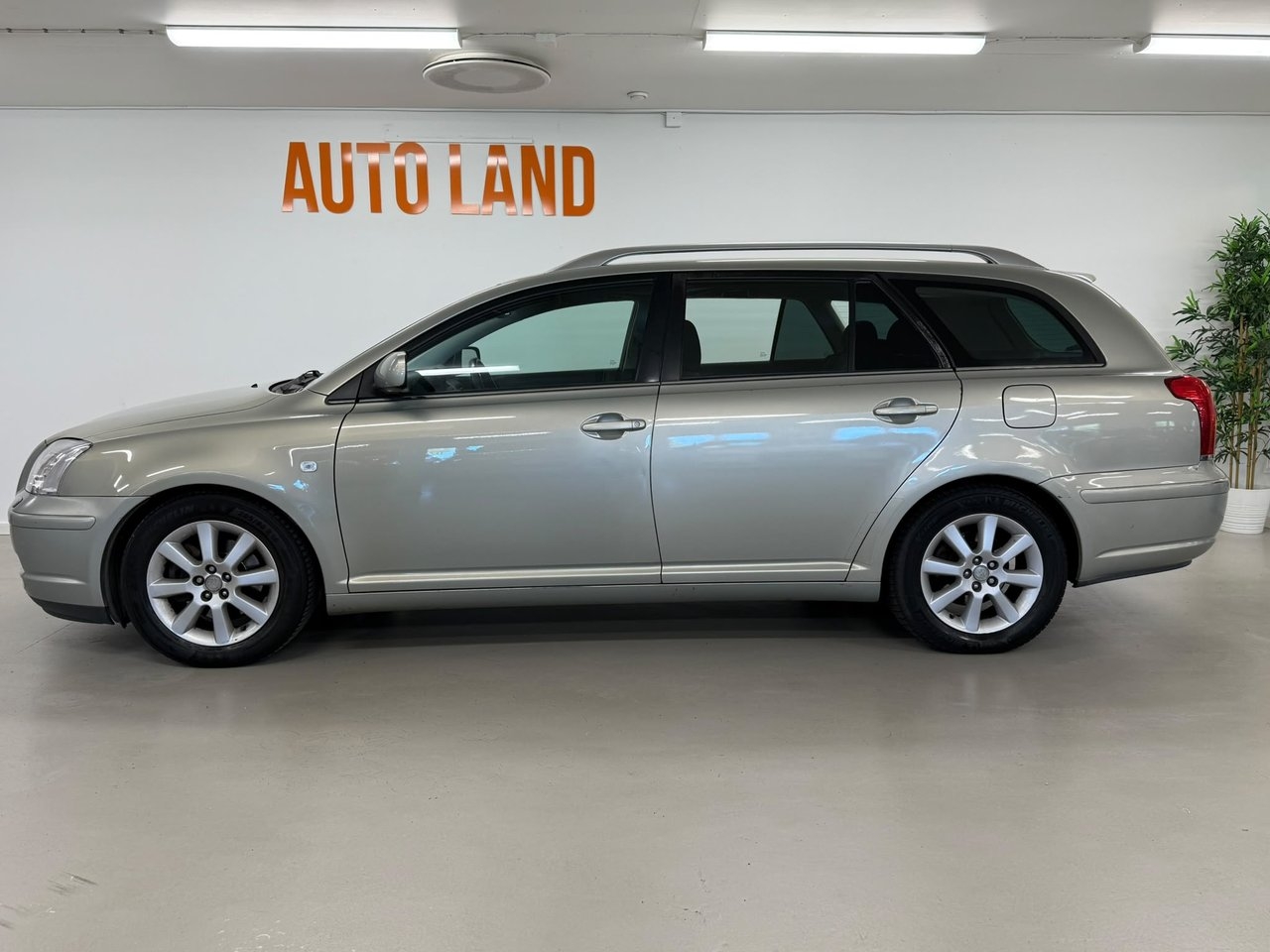 Toyota Avensis 2005, kuva 4/10
