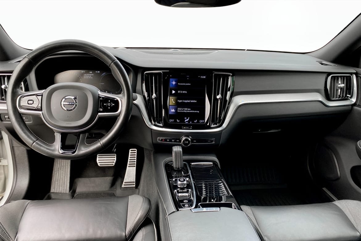 Volvo S60 Recharge T8 R-Design 2021, photo 4/9