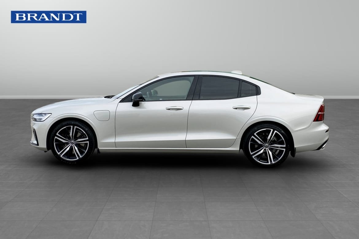 Volvo S60 Recharge T8 R-Design 2021, photo 3/9