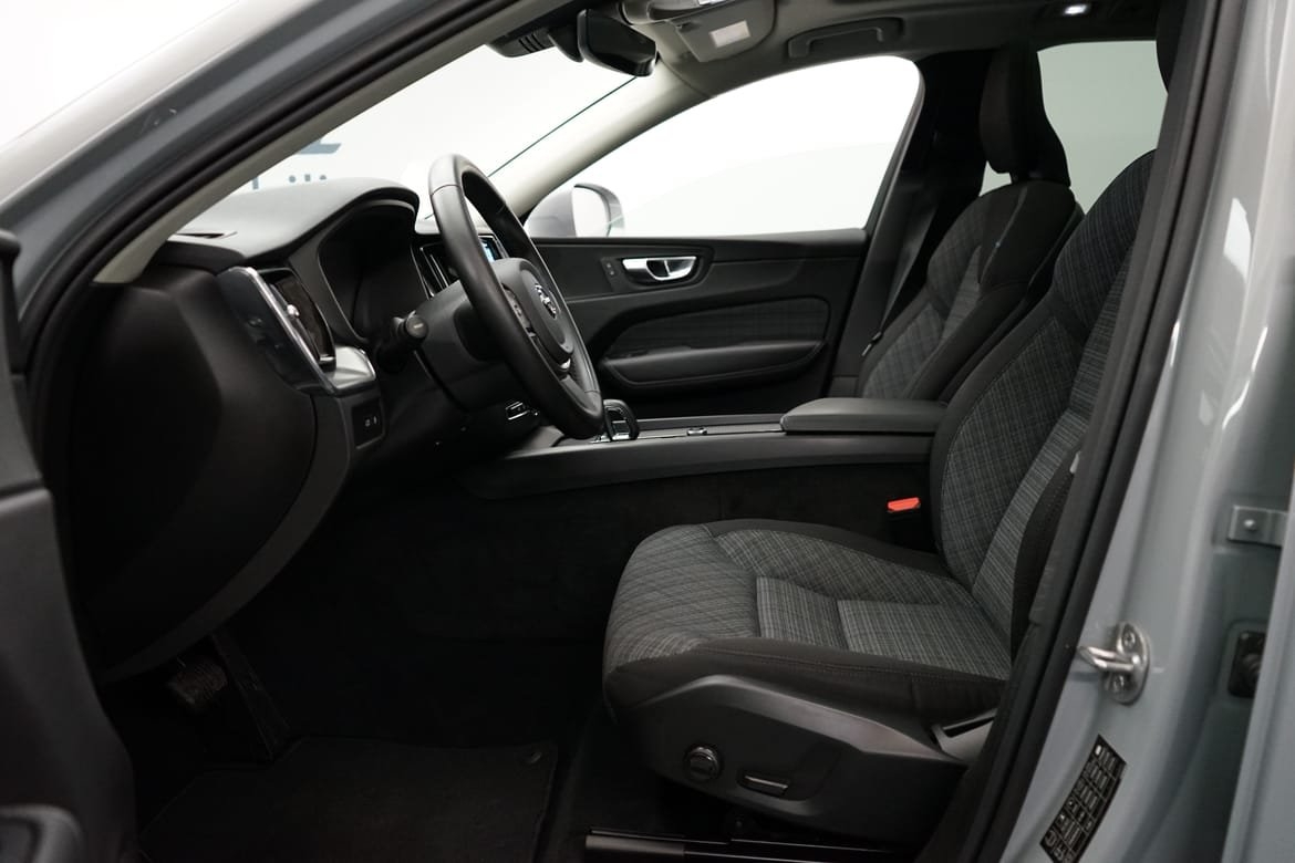 Volvo XC60 T6 Core Edition, Taklucka 2025, bild 5/10
