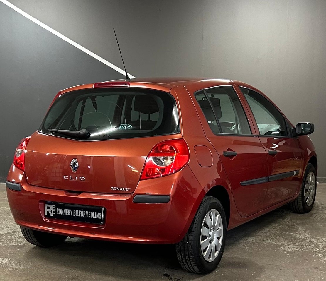 Renault Clio 5-dörrars Halvkombi 2007, kuva 7/10