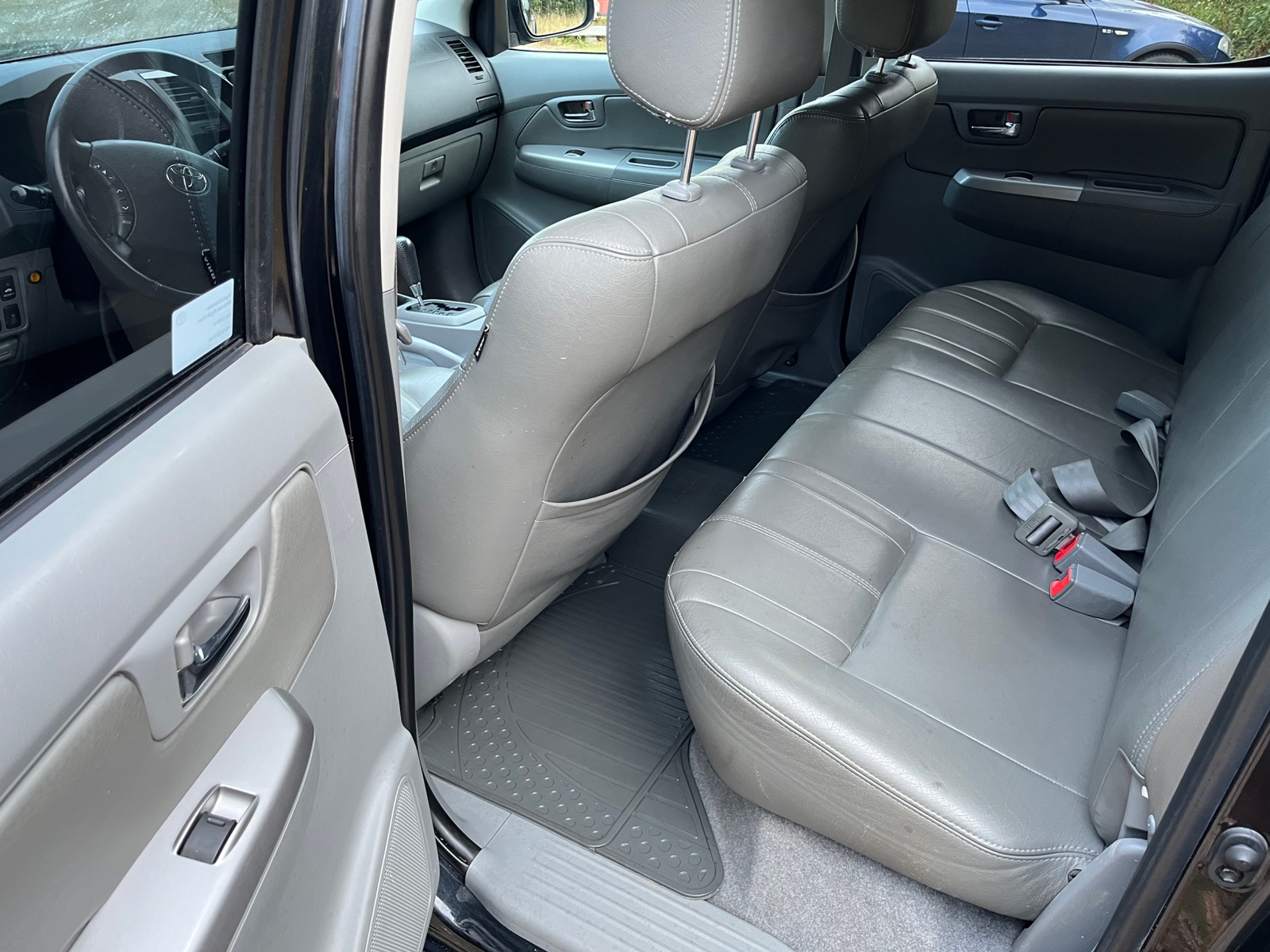 Toyota HiLux 2011, bild 6/10