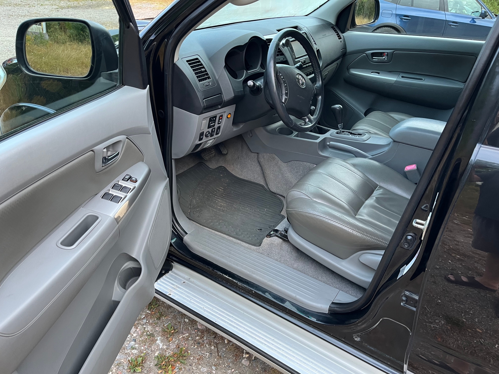 Toyota HiLux 2011, bild 5/10