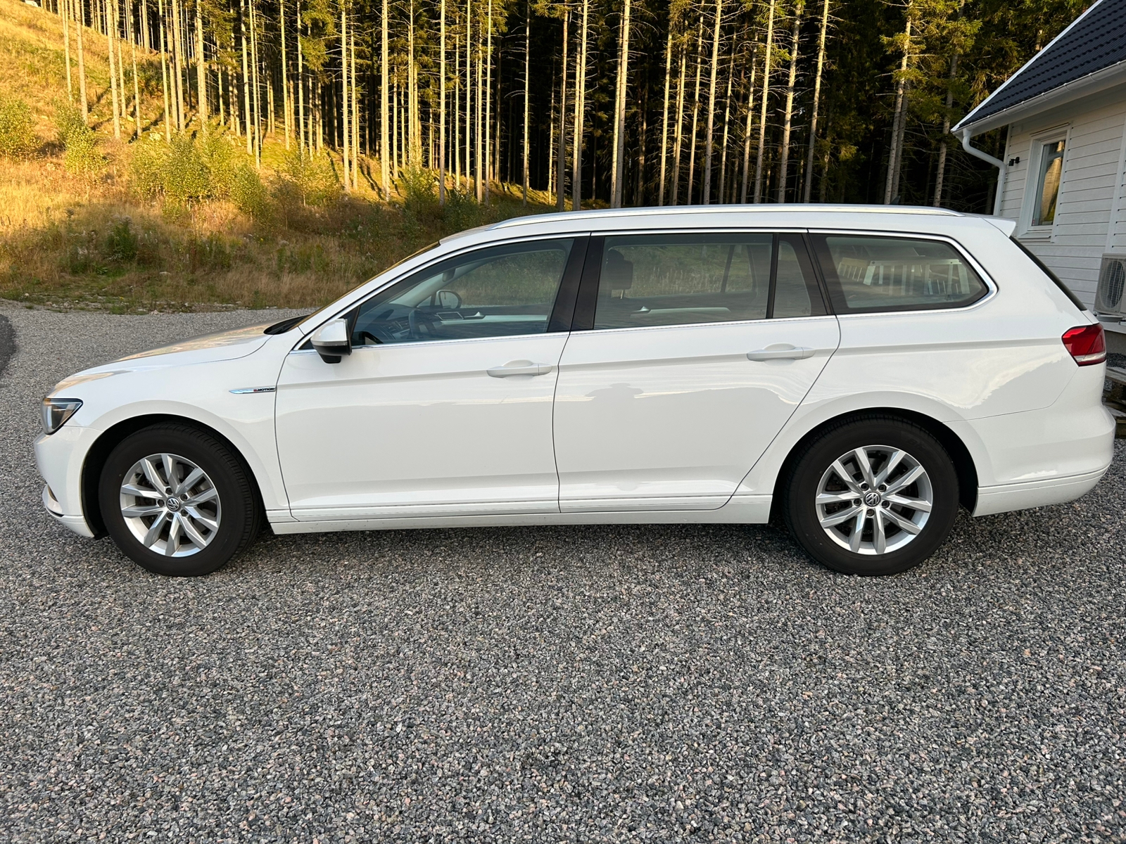 Volkswagen Passat 2017, bild 2/6