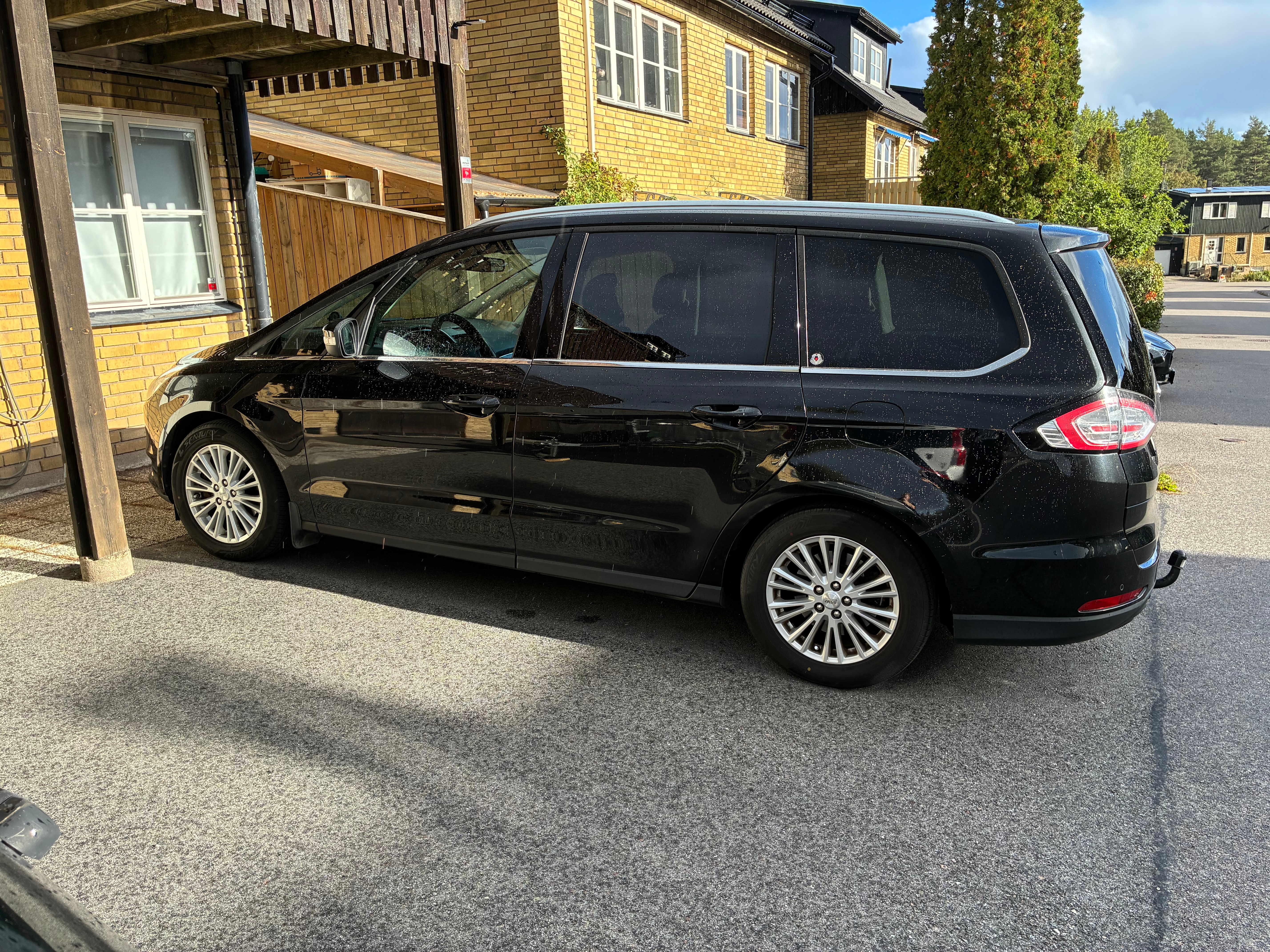 Ford Galaxy 2.0 TDCi Powershift 2016, bild 3/9