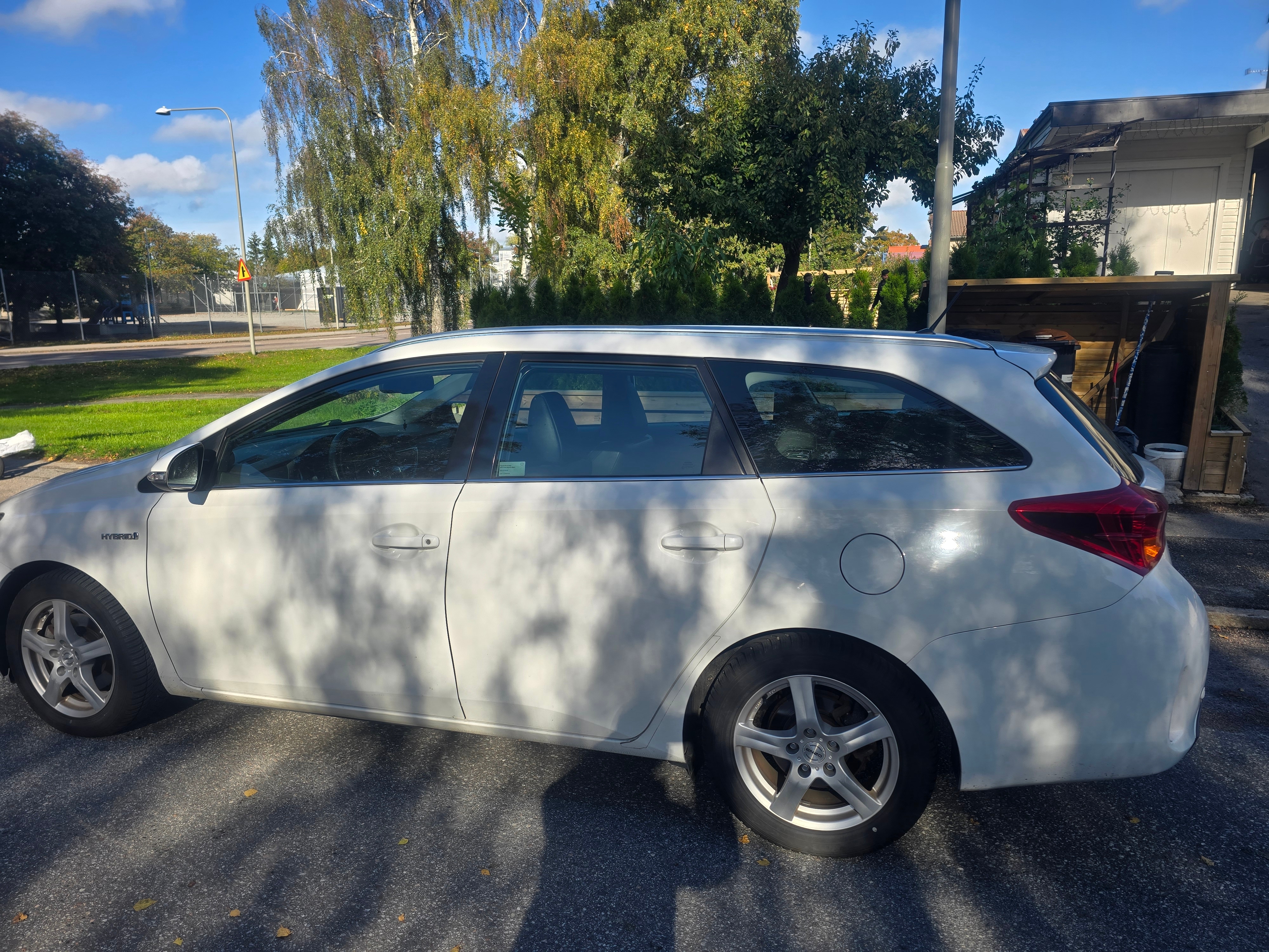 Toyota Auris Touring Sports Hybrid e-CVT 2014, bild 3/10