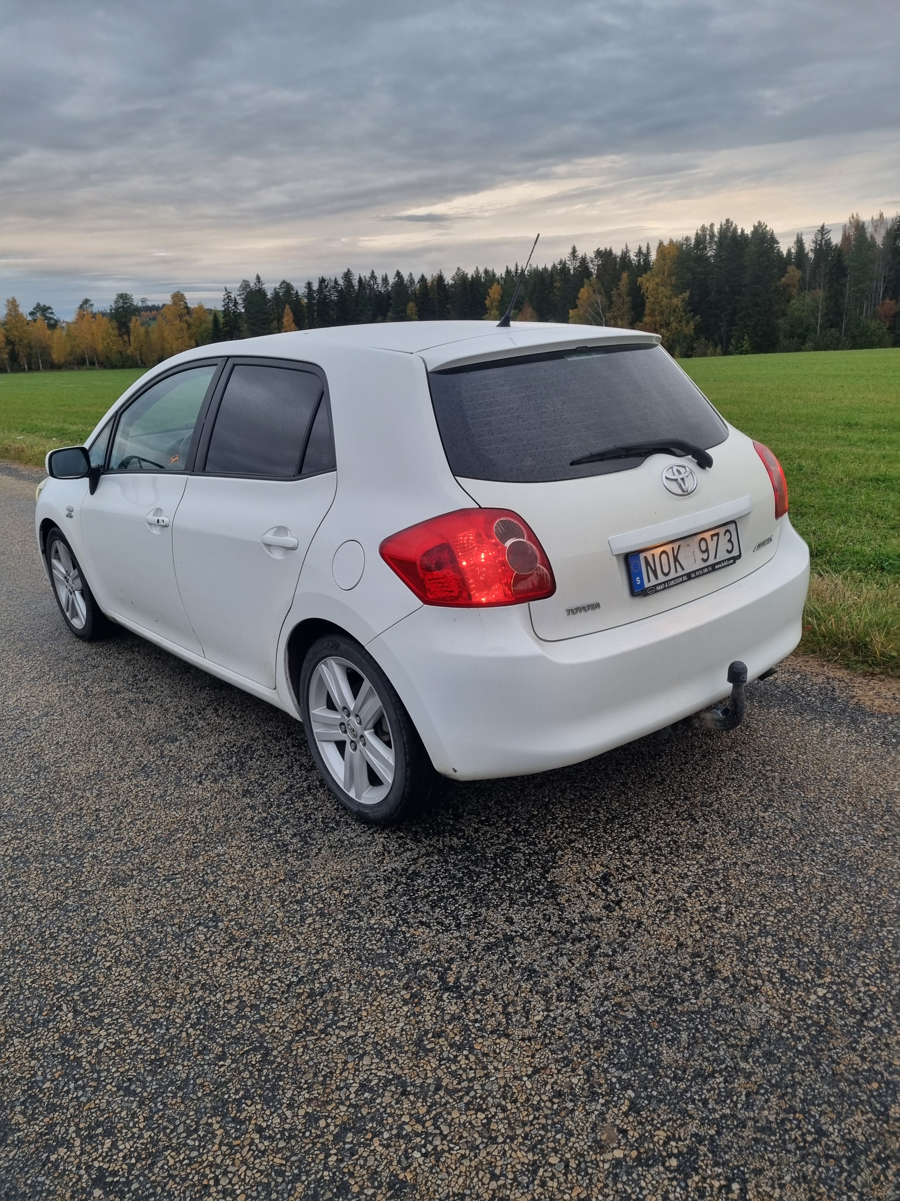Toyota Auris 5-dörrar 2.2 D-CAT Manuell 2008, bild 3/4