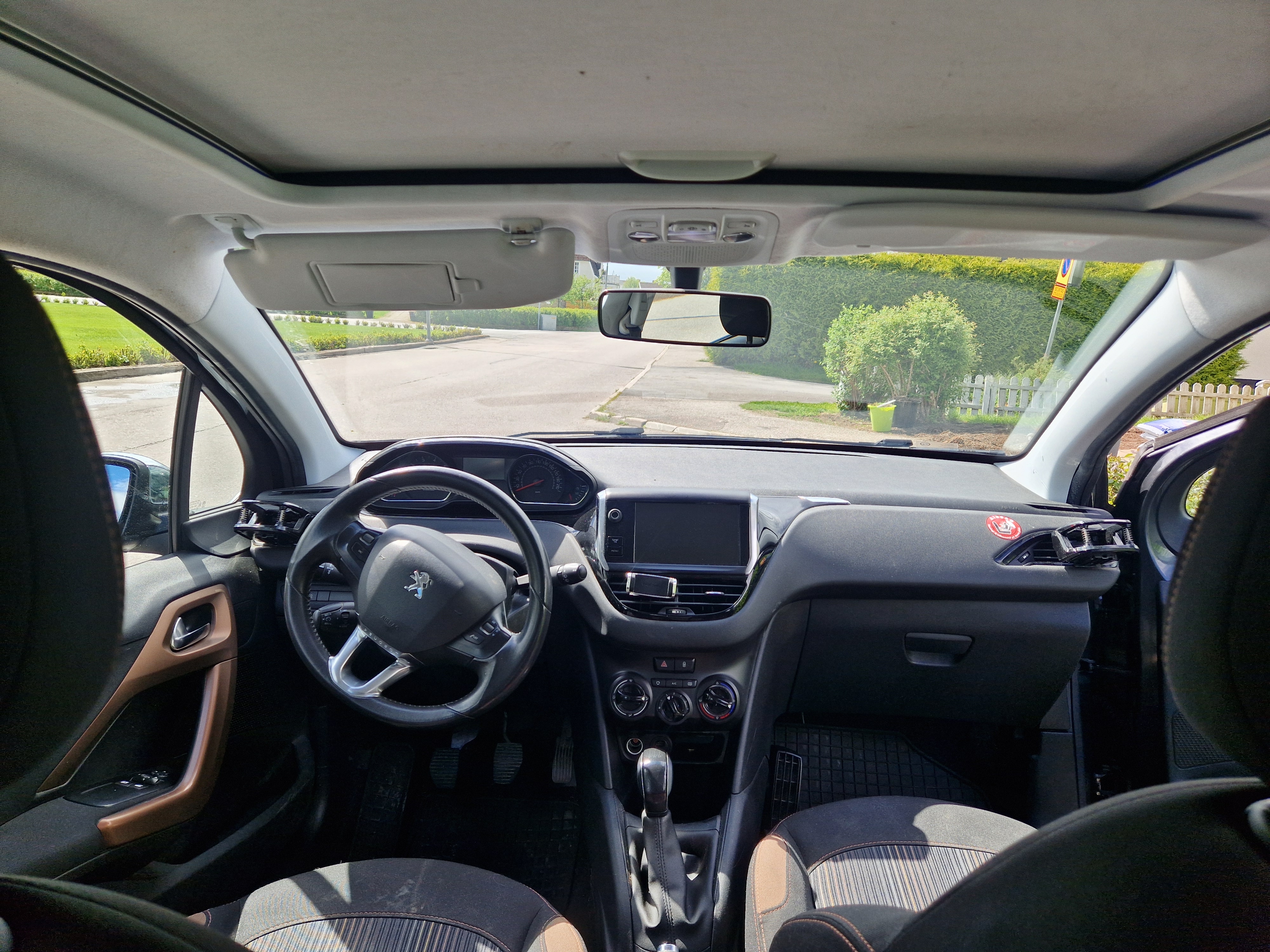 Peugeot 208 5-dörrar 1.2 VTi 82 Manuell 2013, photo 4/8