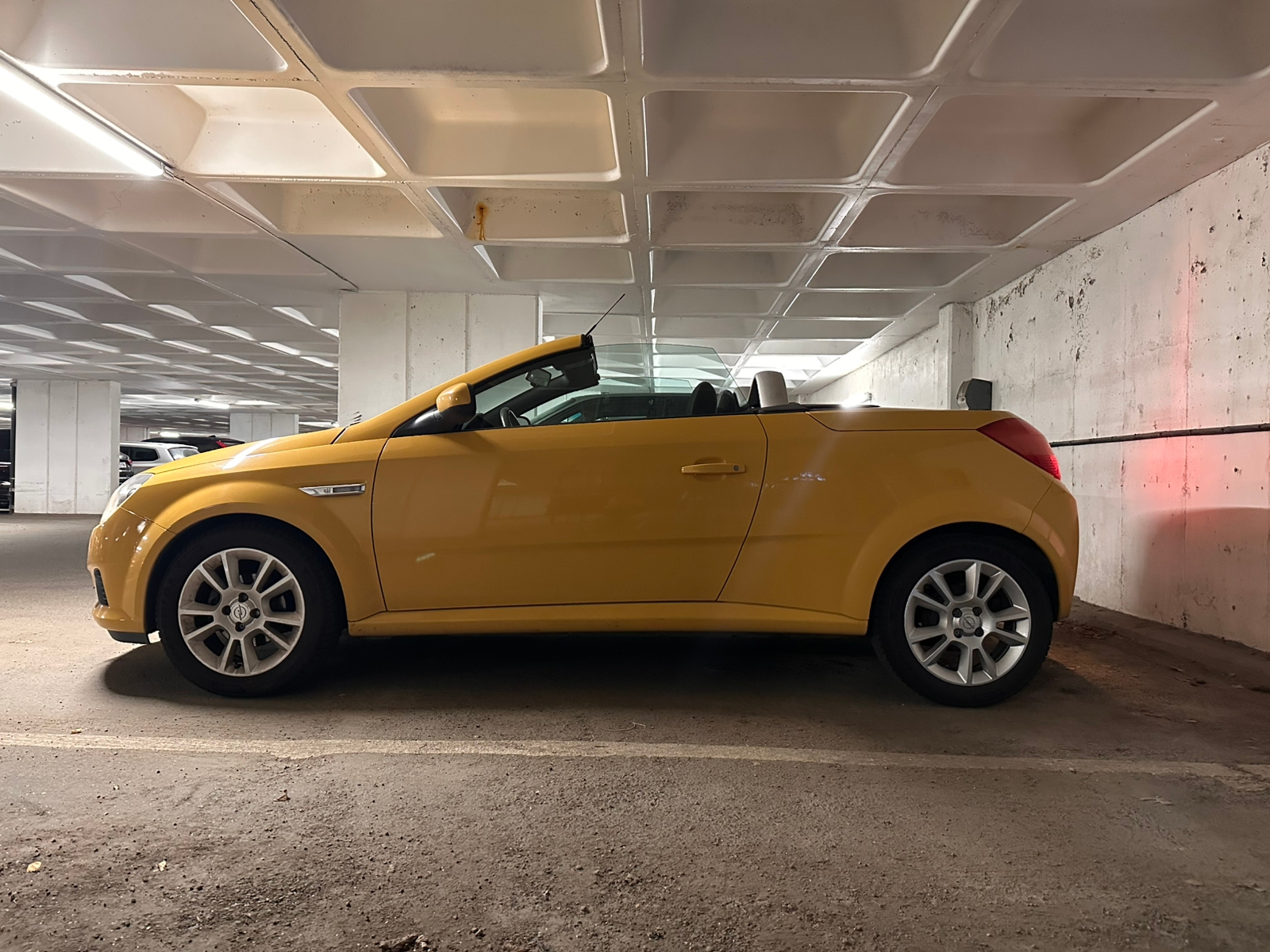 Opel Tigra TwinTop 1.4 Twinport Manuell 2005, bild 2/10