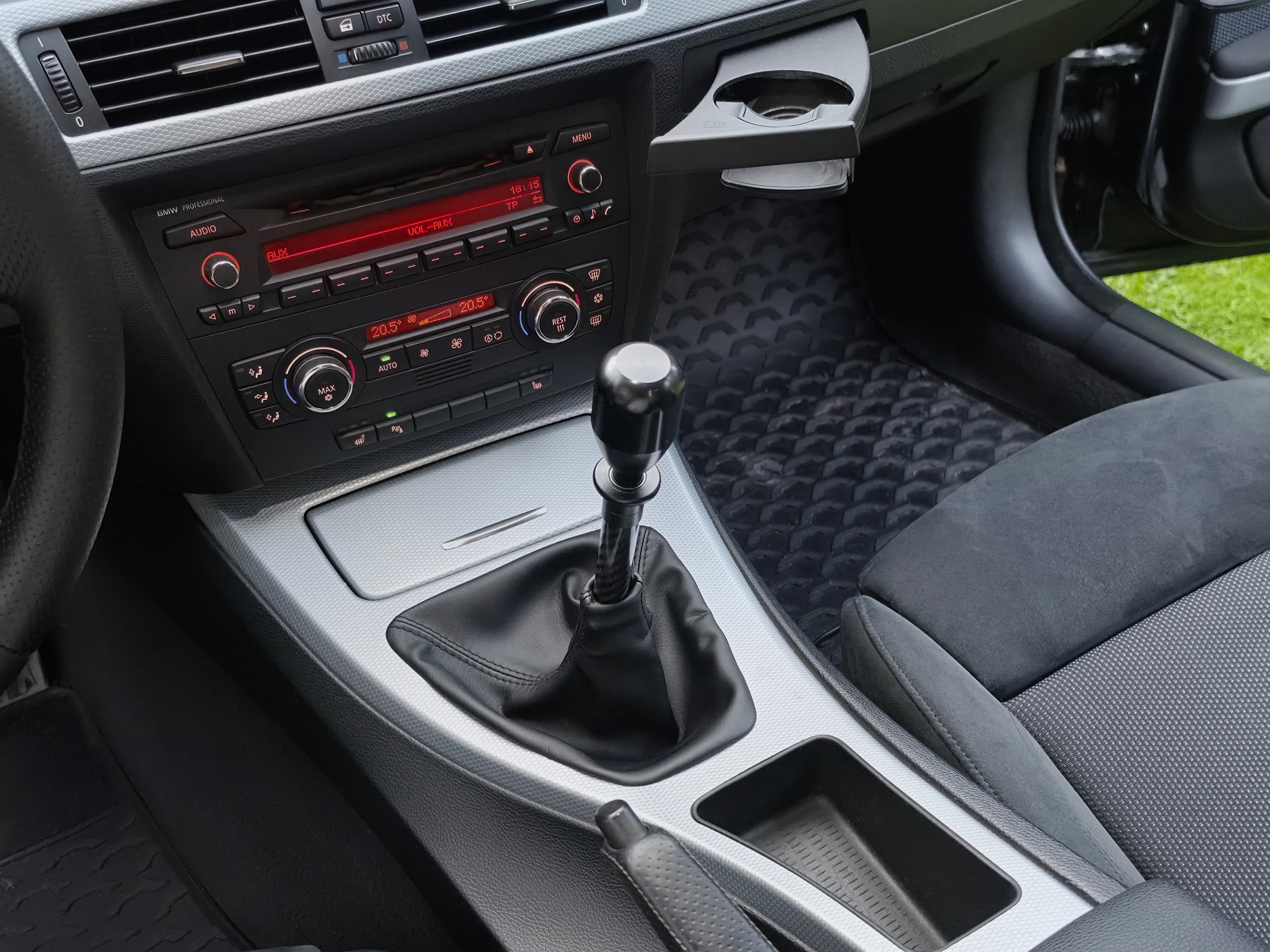 BMW 330 i Coupé Manuell 2008, photo 6/10