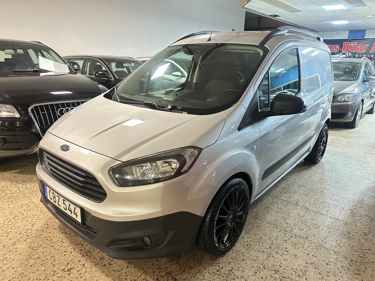 Ford Transit Courier 2016, bild 3/10