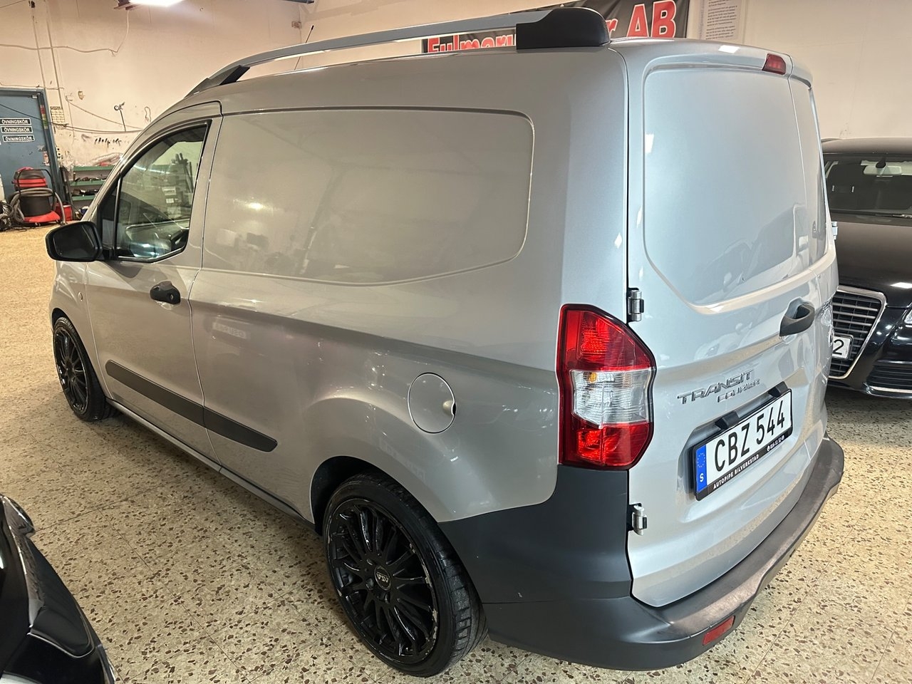 Ford Transit Courier 2016, bild 4/10