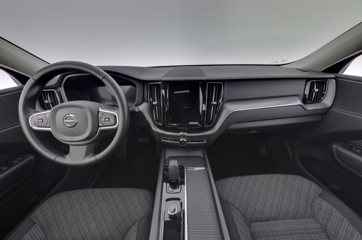 Volvo XC60 2025, photo 7/10