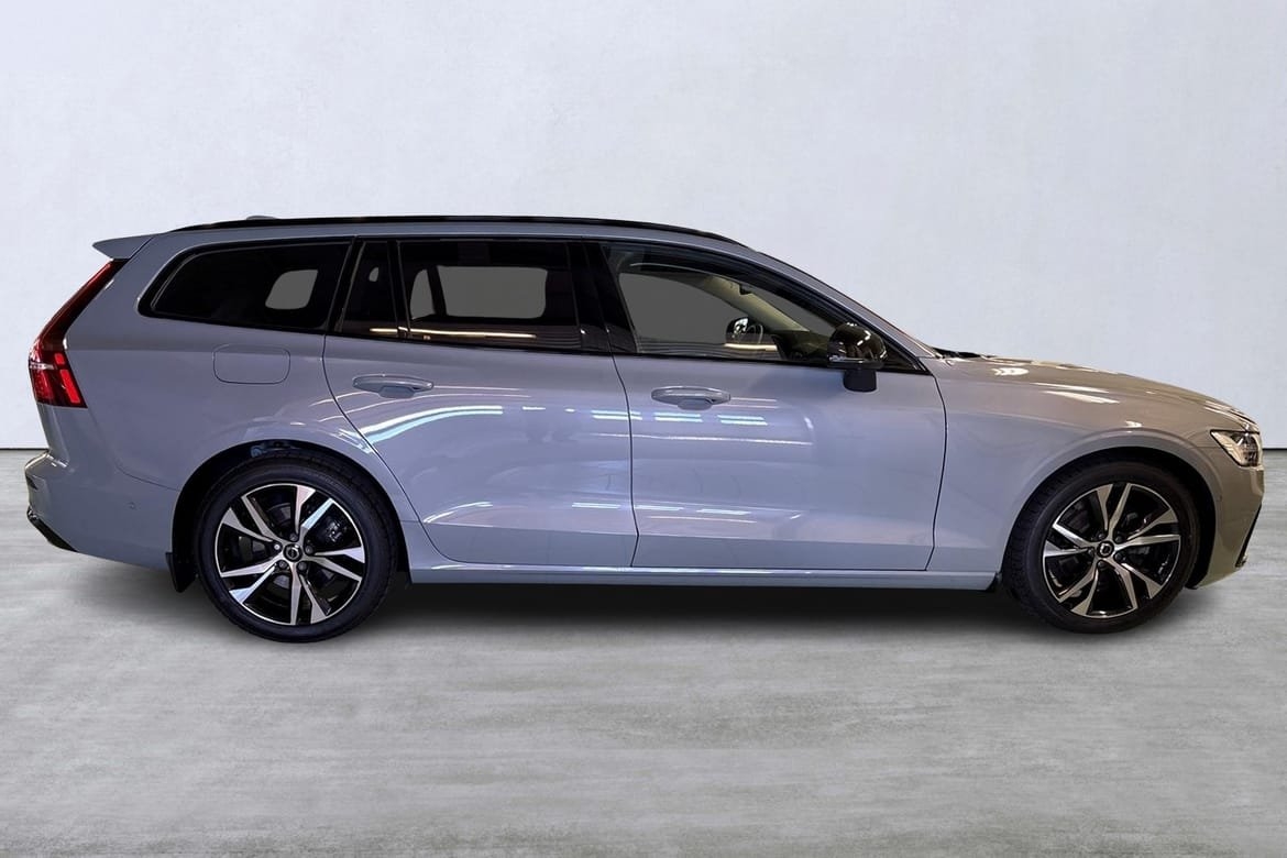 Volvo V60 B4 Bensin Plus Dark 2024, bild 3/10