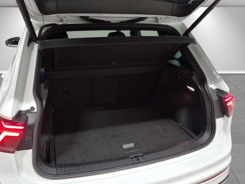 Volkswagen Tiguan 2021, bild 6/10