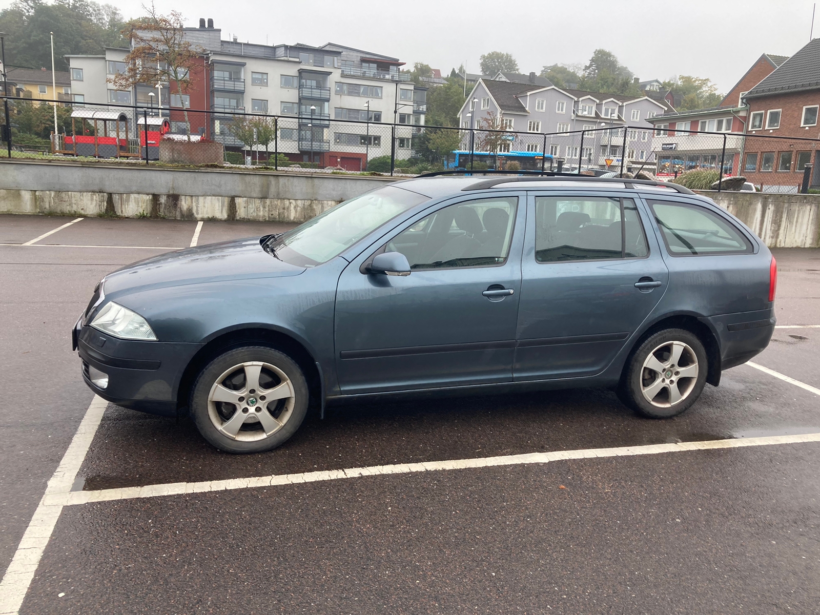 Skoda Octavia Kombi 2.0 FSI 4x4 Manuell 2006, kuva 2/8